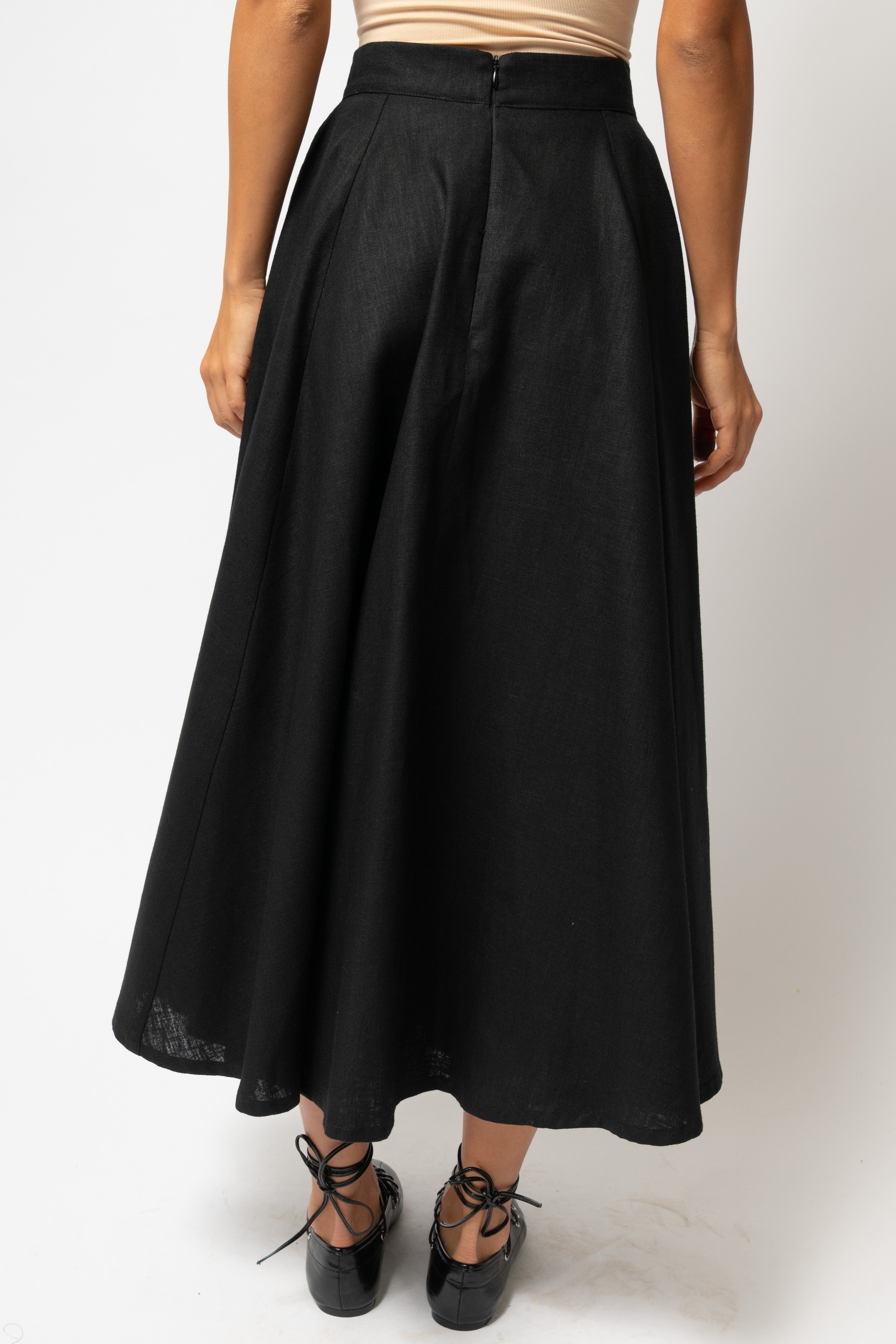Midi Clos Skirt in Linen, Black