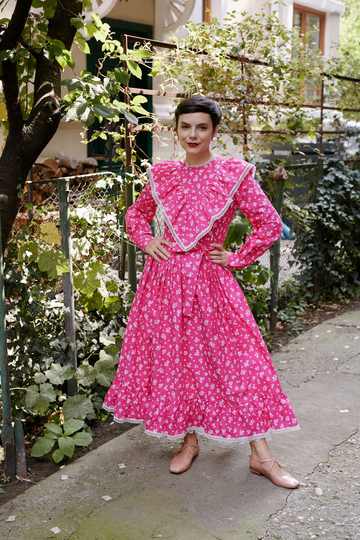 Rochie Midi Roz din Bumbac cu Volane si Dantela