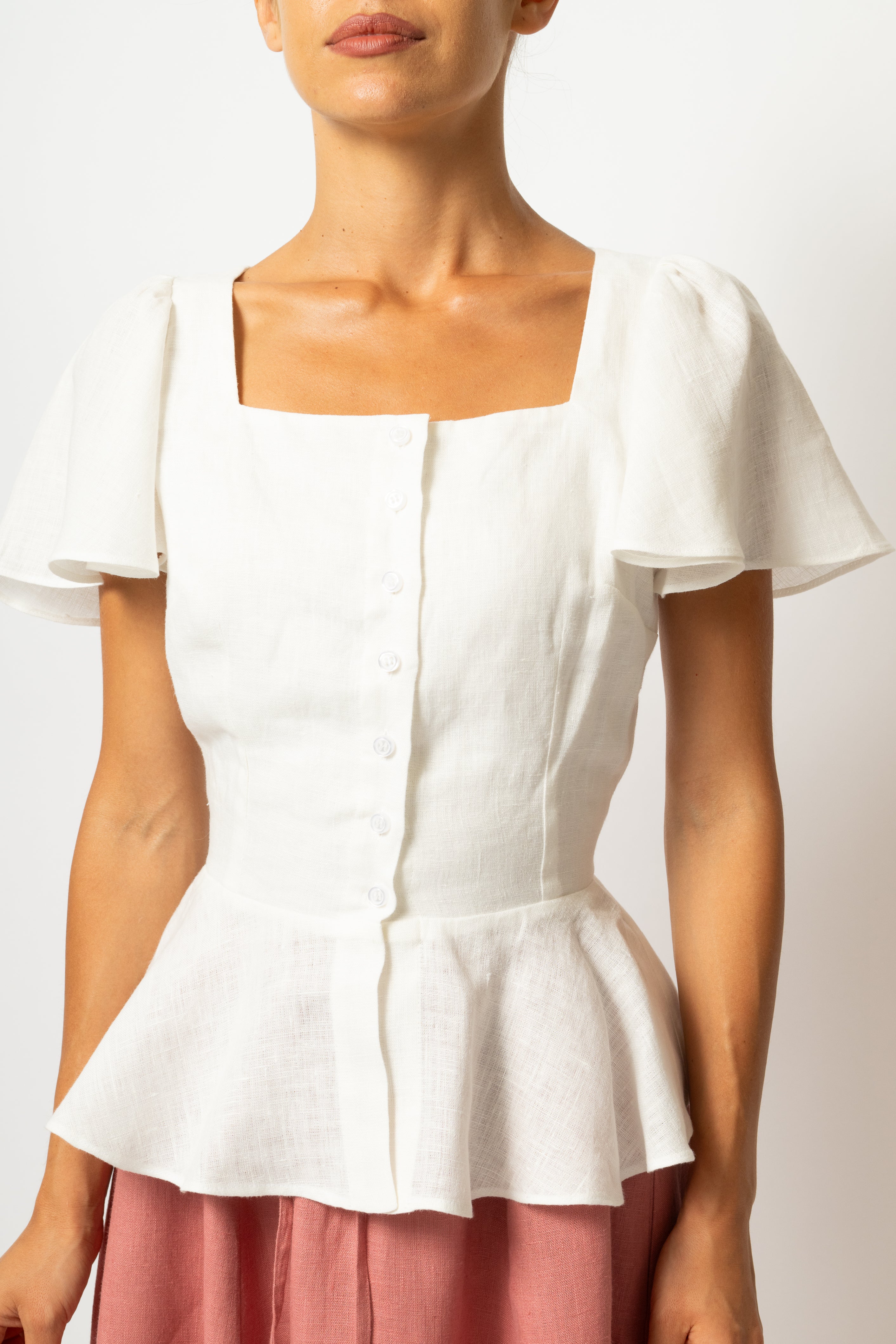 Bluza cu Peplum si Nasturi, din In Alb