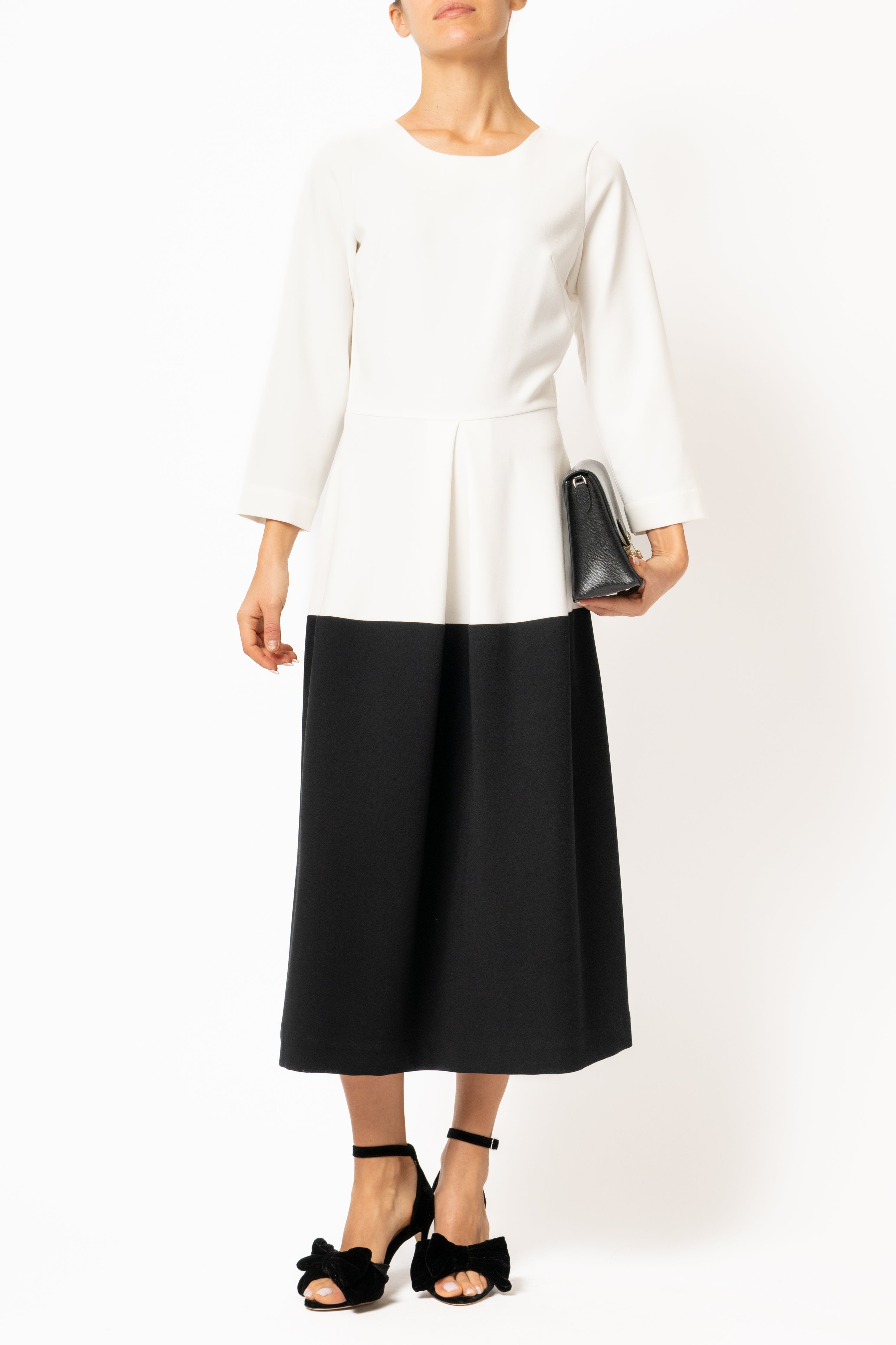 Black and white midi dress made of viscose blend fabric