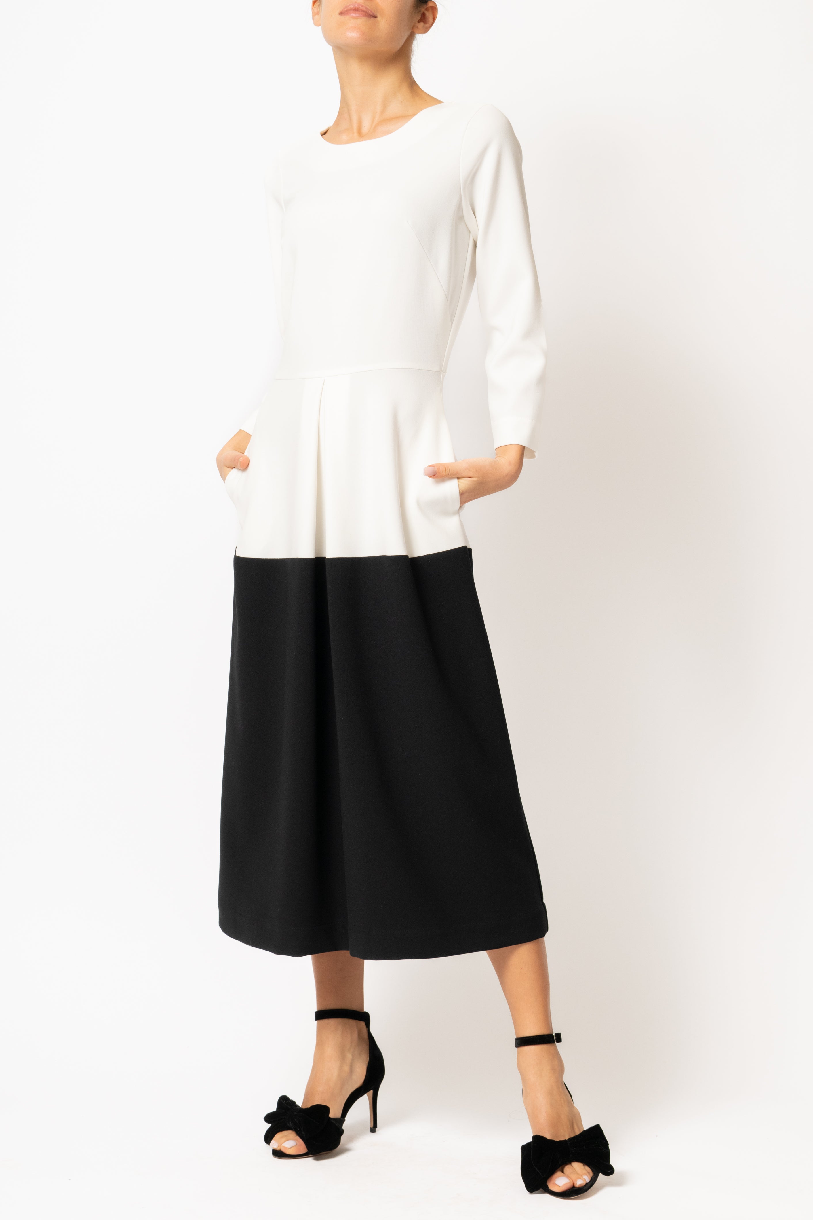 Black and white midi dress made of viscose blend fabric