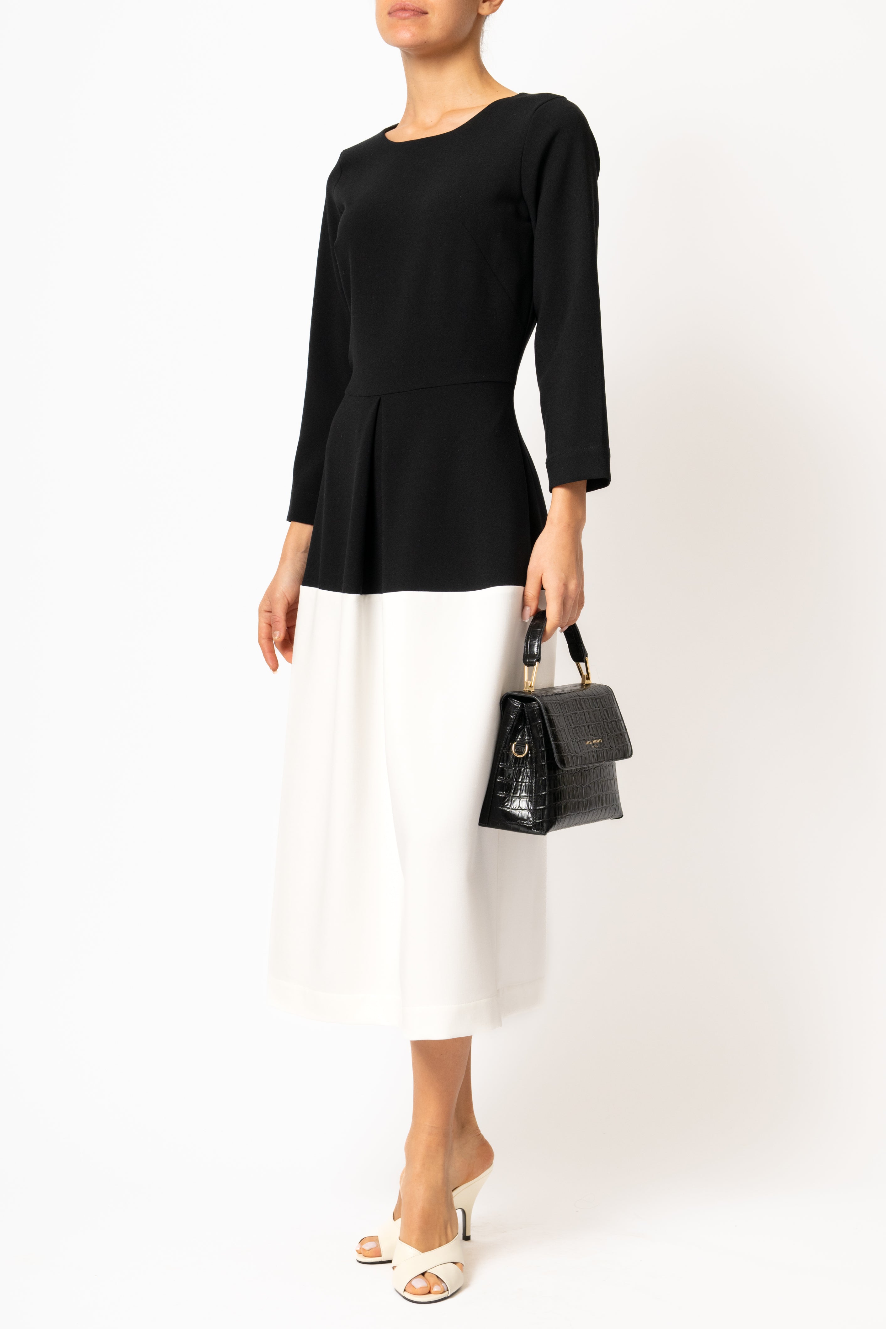 Black and white midi dress made of viscose blend fabric