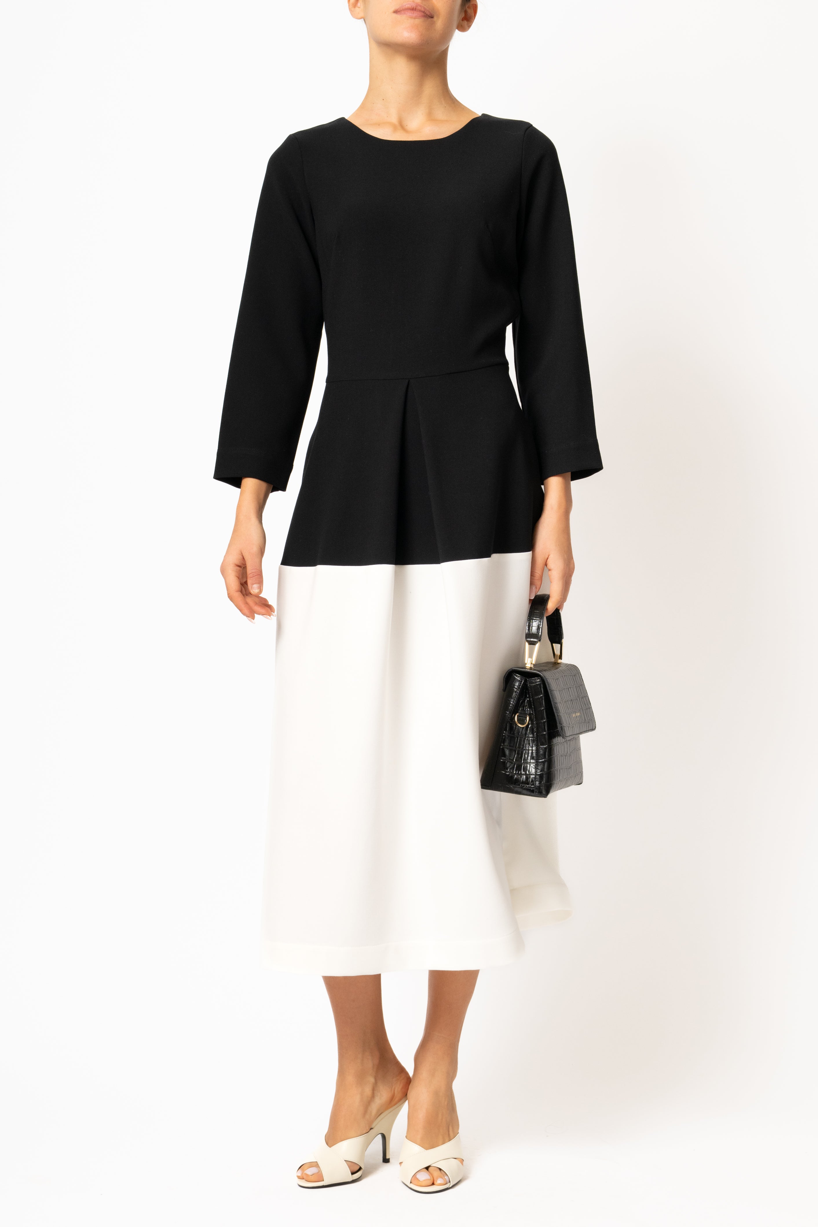Black and white midi dress made of viscose blend fabric
