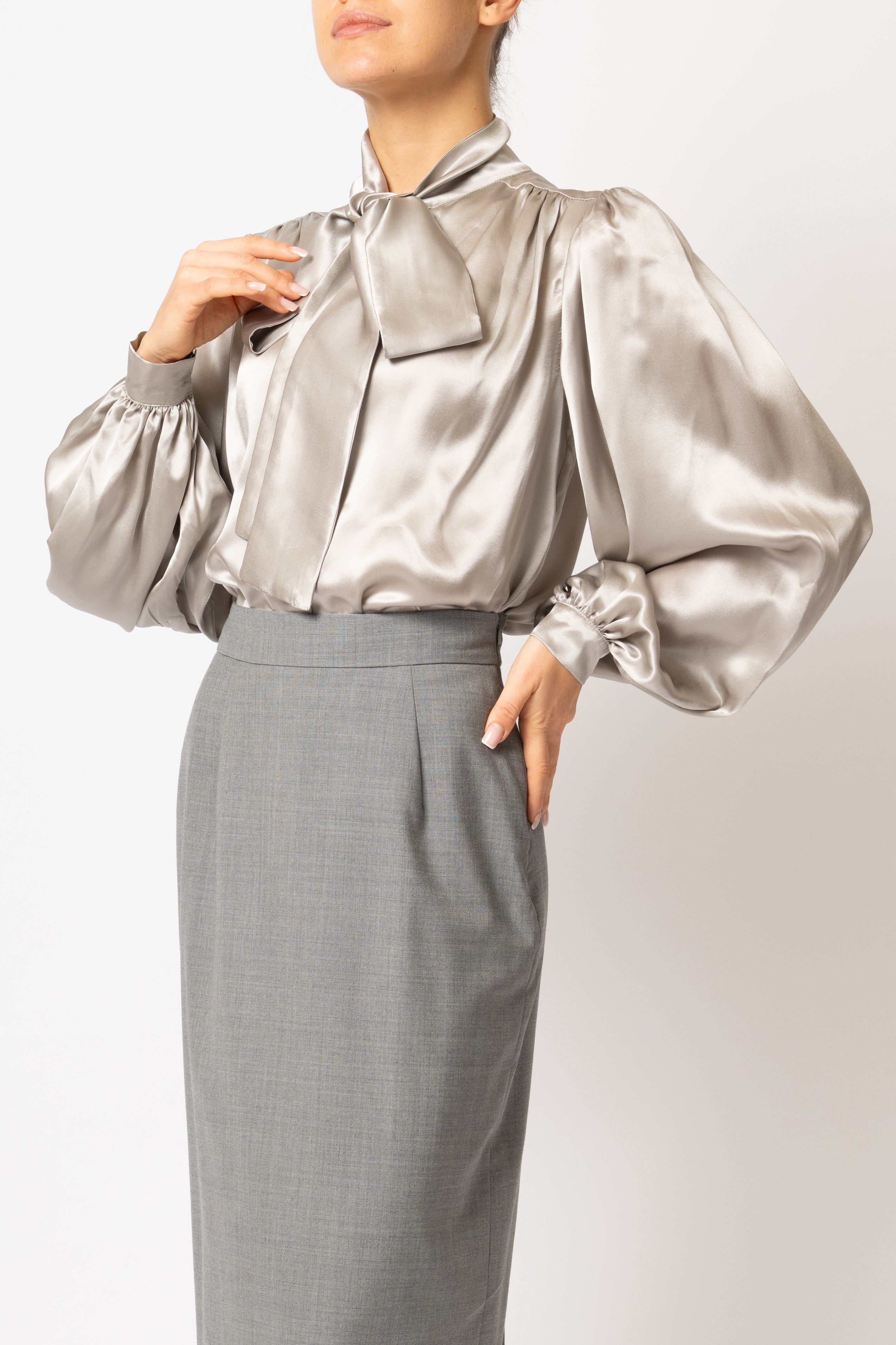 Bluza cu Funda Esarfa la Gat din Matase, Gri