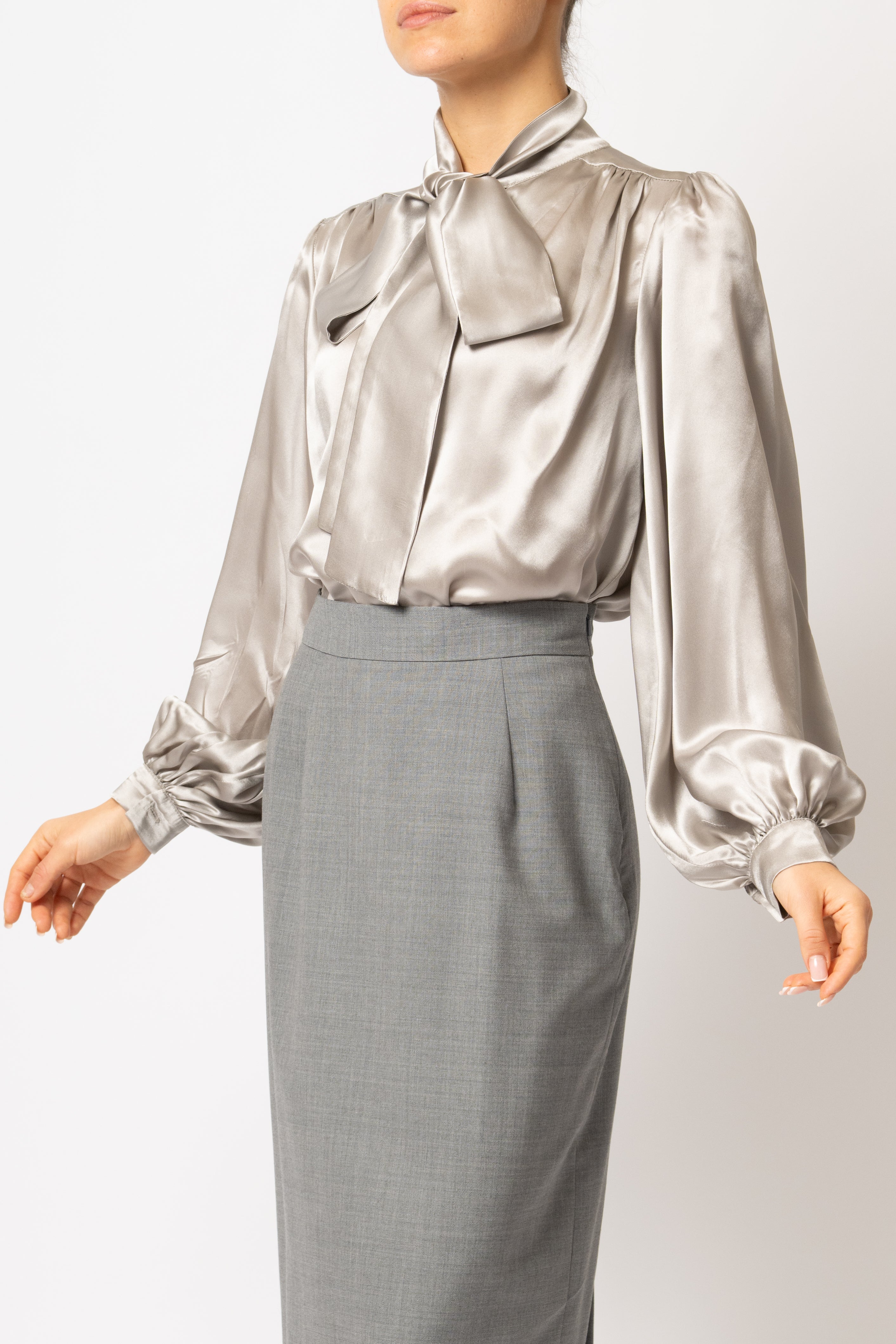 Bluza cu Funda Esarfa la Gat din Matase, Gri