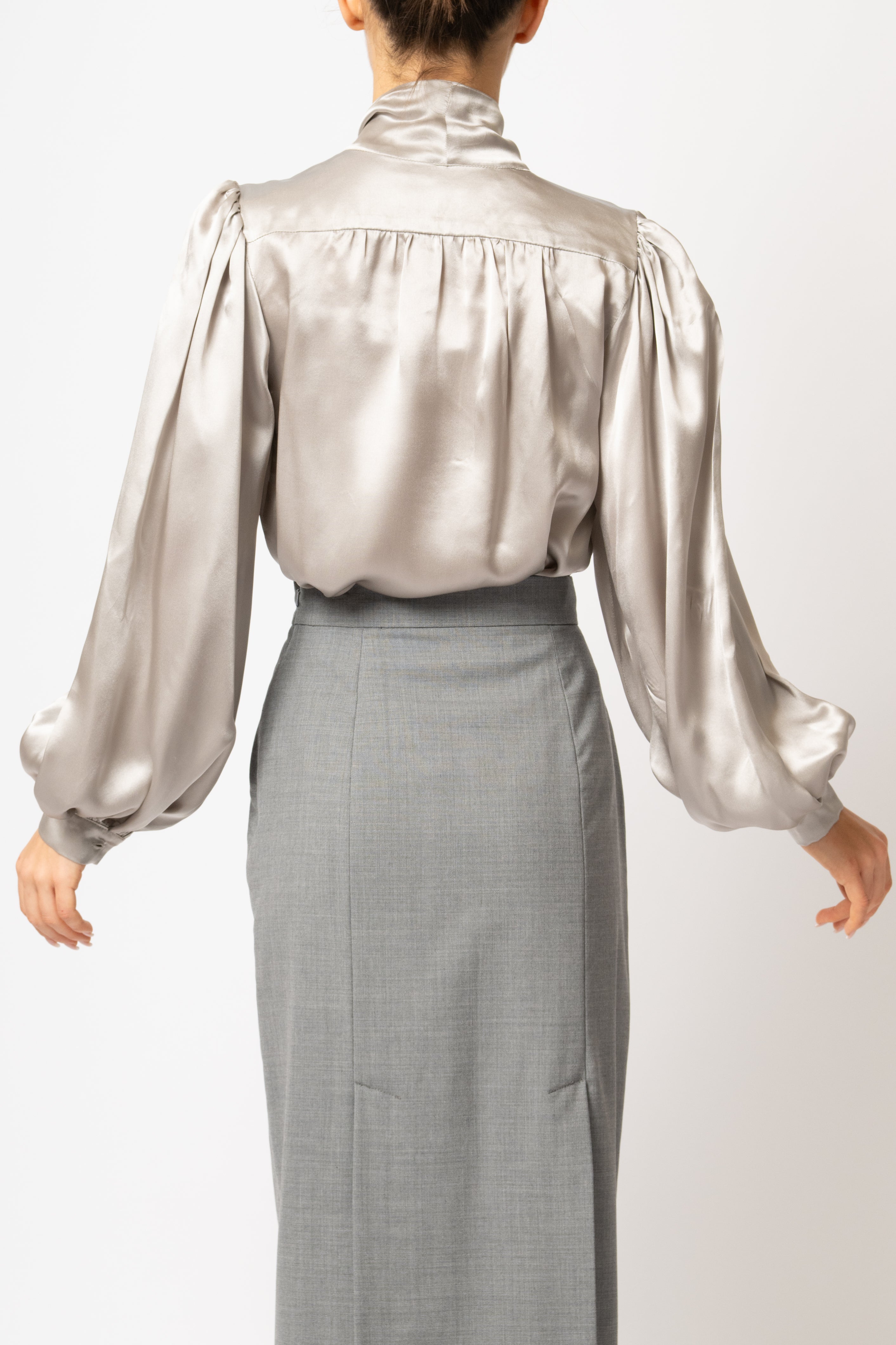 Bluza cu Funda Esarfa la Gat din Matase, Gri