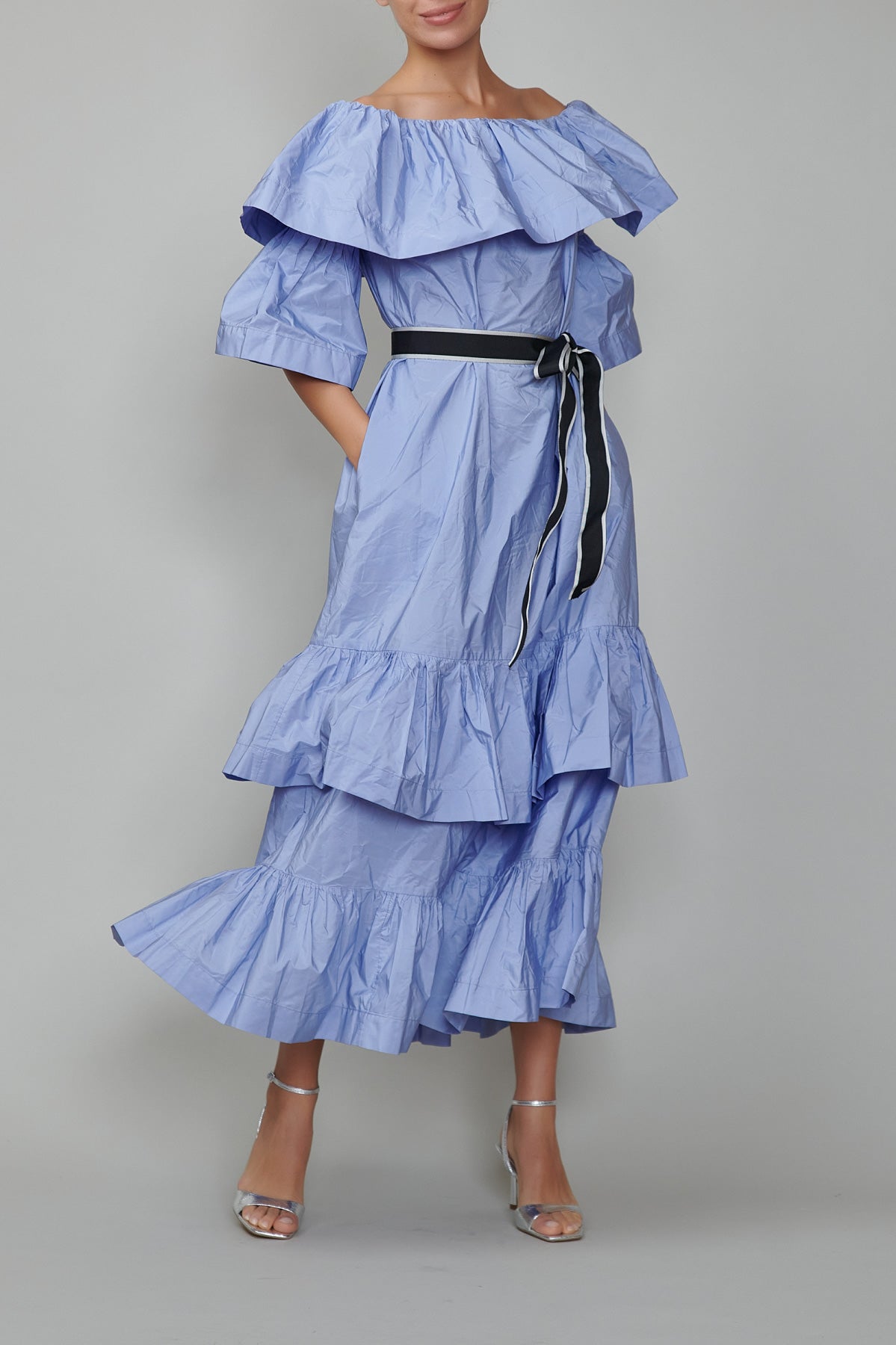 Rochie pana la glezna cu decolteu barcuta din tafetta liliac