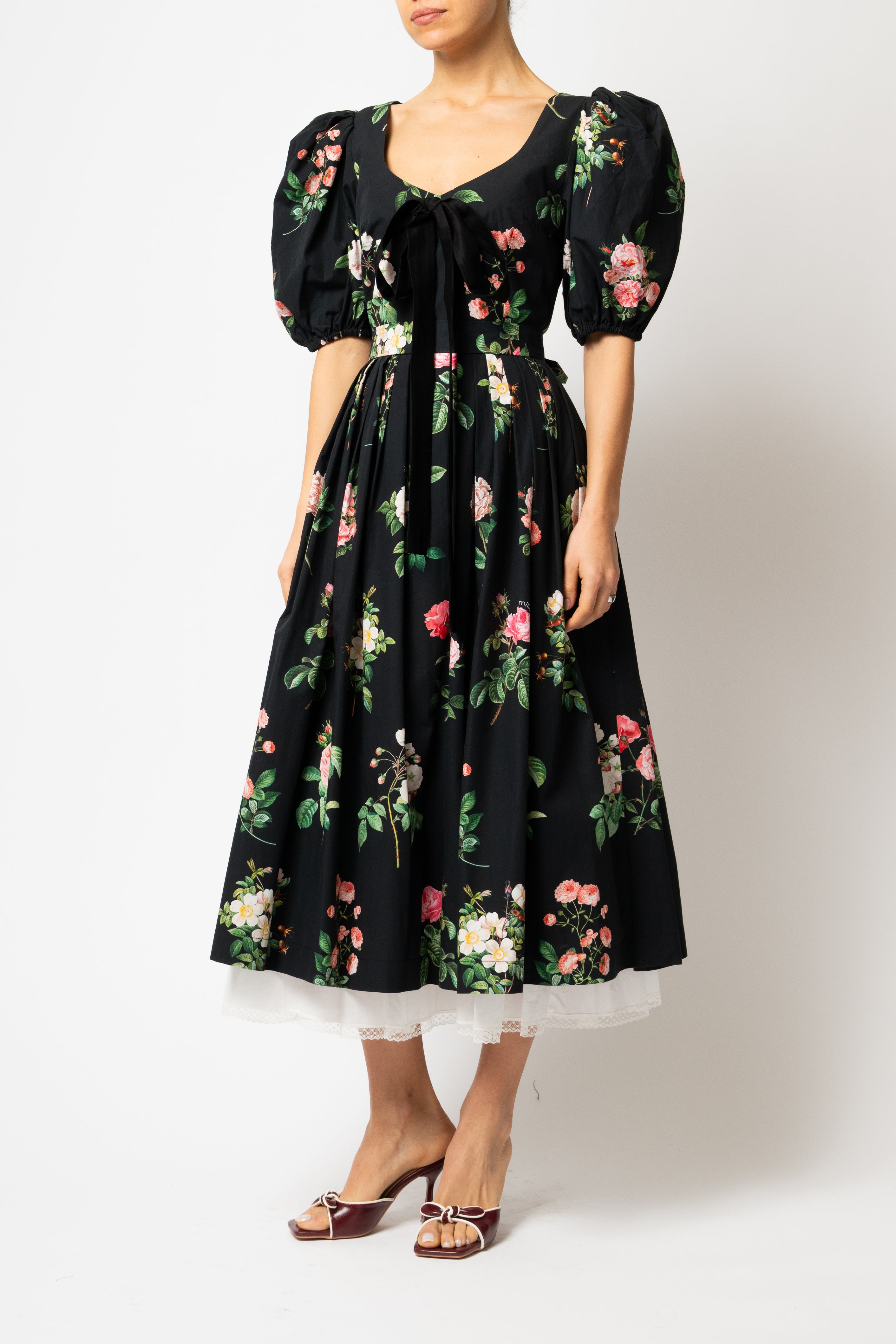 Rochie Midi cu Maneci Bufante cu Trandafiri pe Negru, PRECOMANDA CU LIVRARE IN SEPTEMBRIE 2026