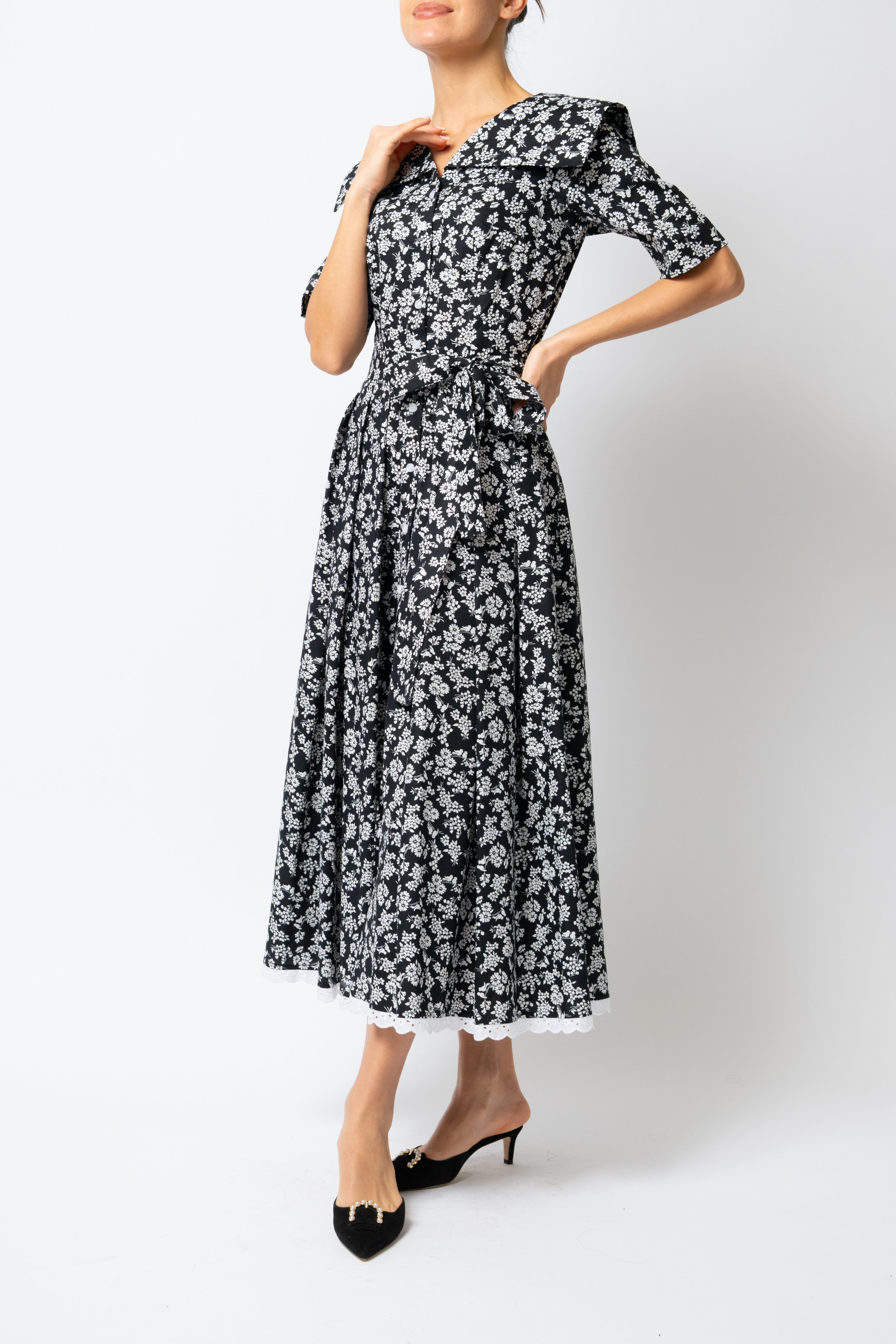 Rochie Camasa Midi cu Guler Patrat, din Bumbac, cu Flori pe Negru