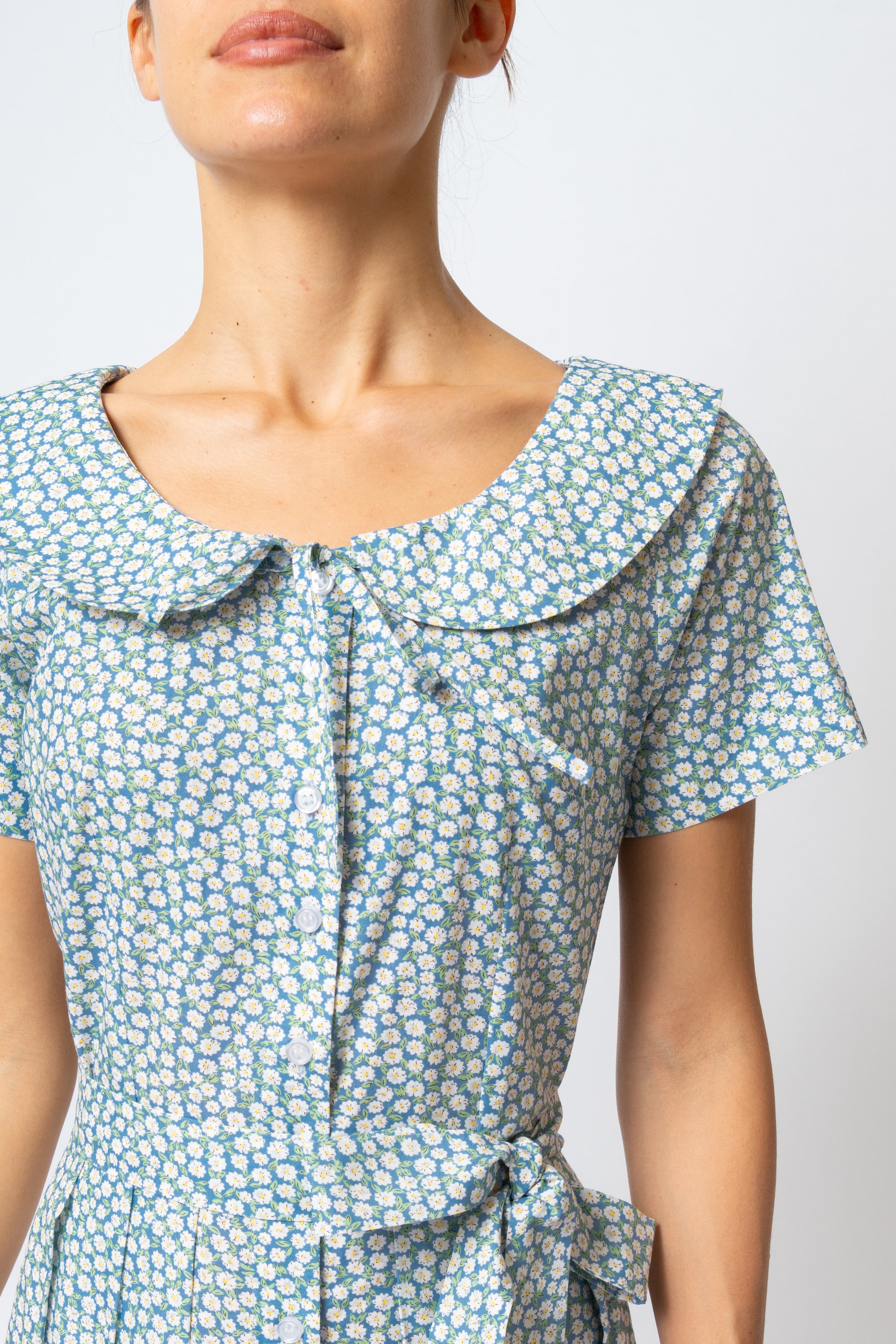 Rochie Camasa Midi cu Guler Rotunjit, din Bumbac, cu Flori Mici pe Bleu
