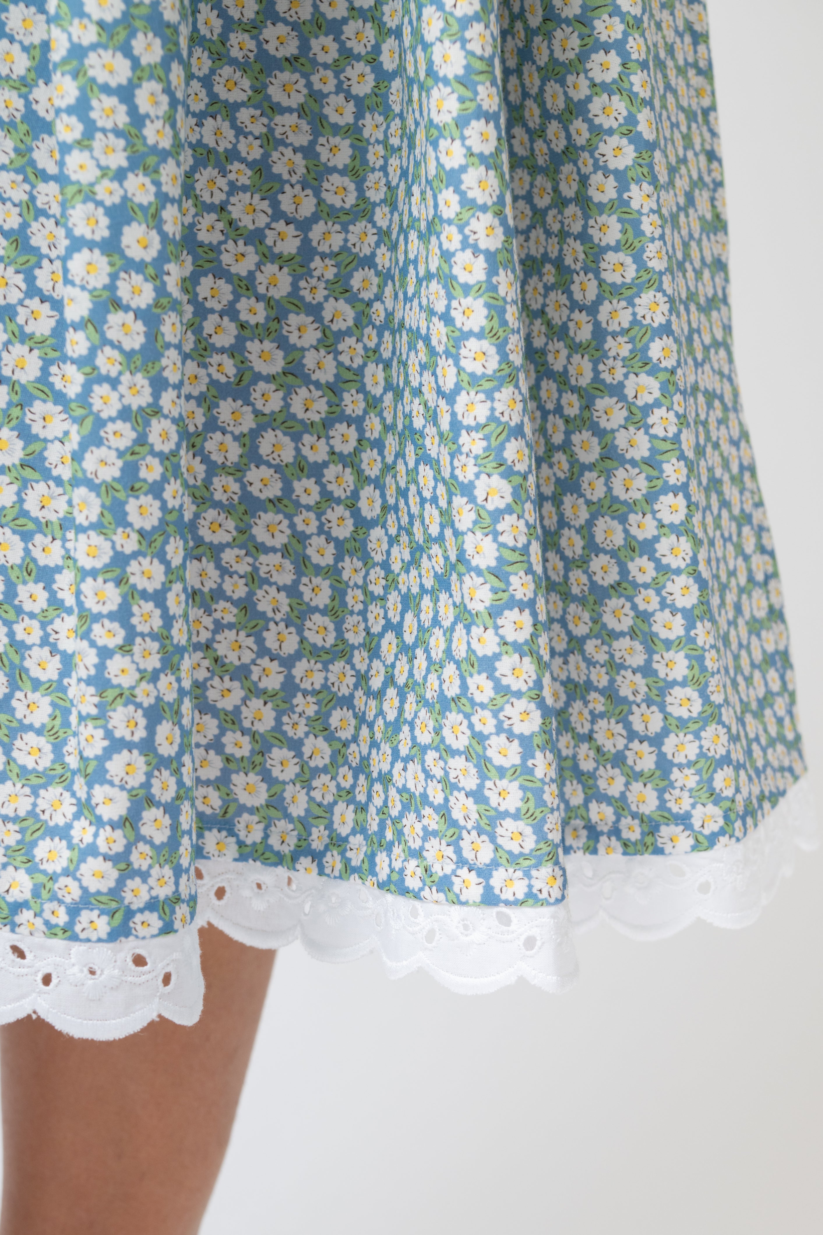 Rochie Camasa Midi cu Guler Rotunjit, din Bumbac, cu Flori Mici pe Bleu