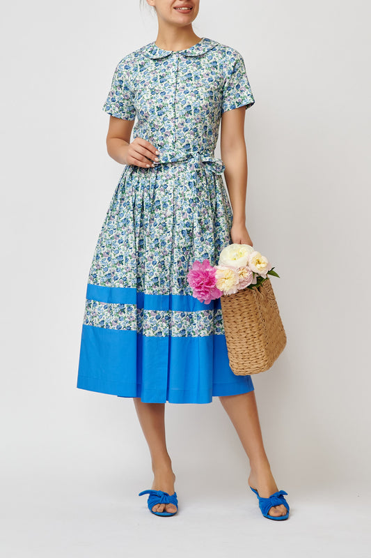 Rochie camasa cu maneci scurte, din poplin floral cu bordura bleu