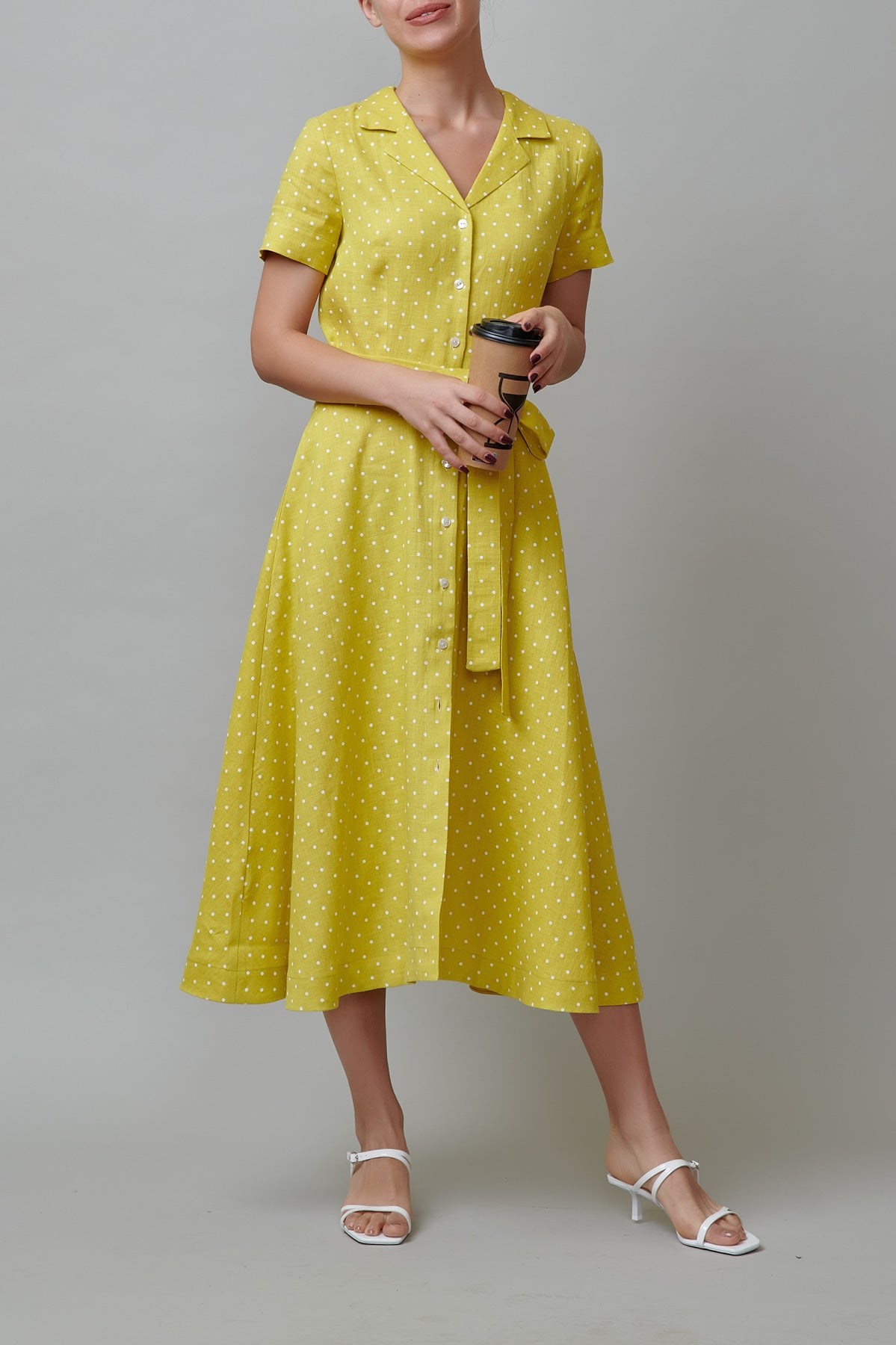 Rochie camasa din in galben cu buline