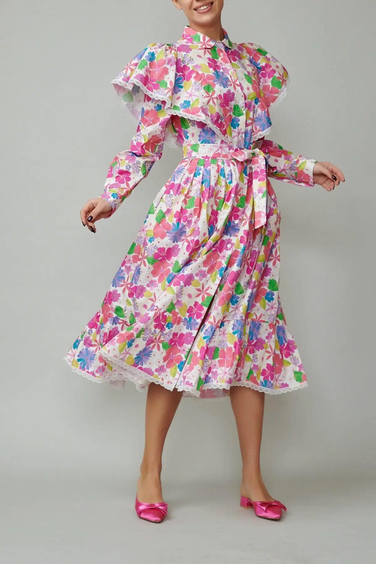 Rochie camasa cu aripioare din poplin cu flori multicolor 