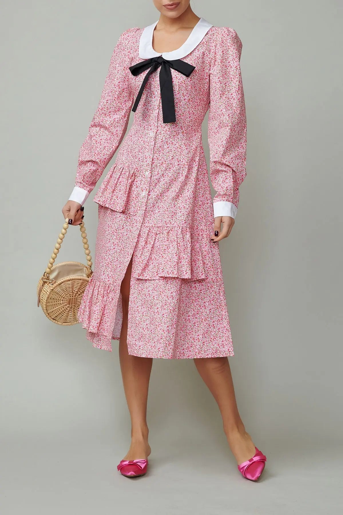 Rochie cu guler alb si funda neagra din poplin cu flori roz