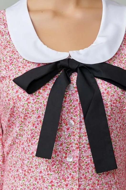 Rochie cu guler alb si funda neagra din poplin cu flori roz