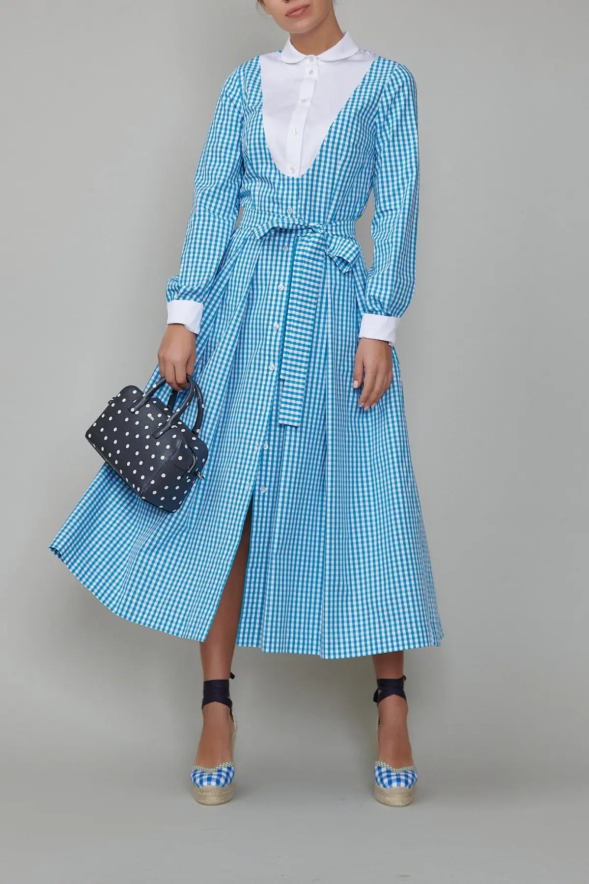 Rochie in carouri turcoaz, cu guler, platca si mansete albe