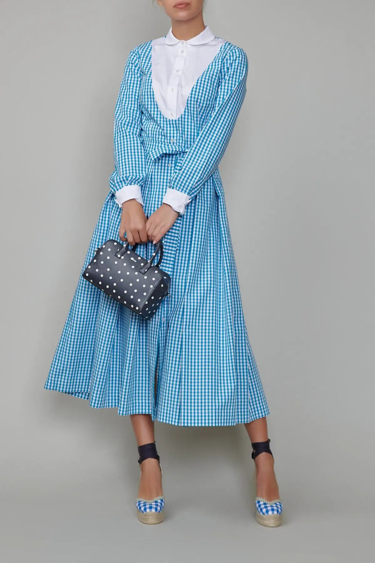Rochie in carouri turcoaz, cu guler, platca si mansete albe