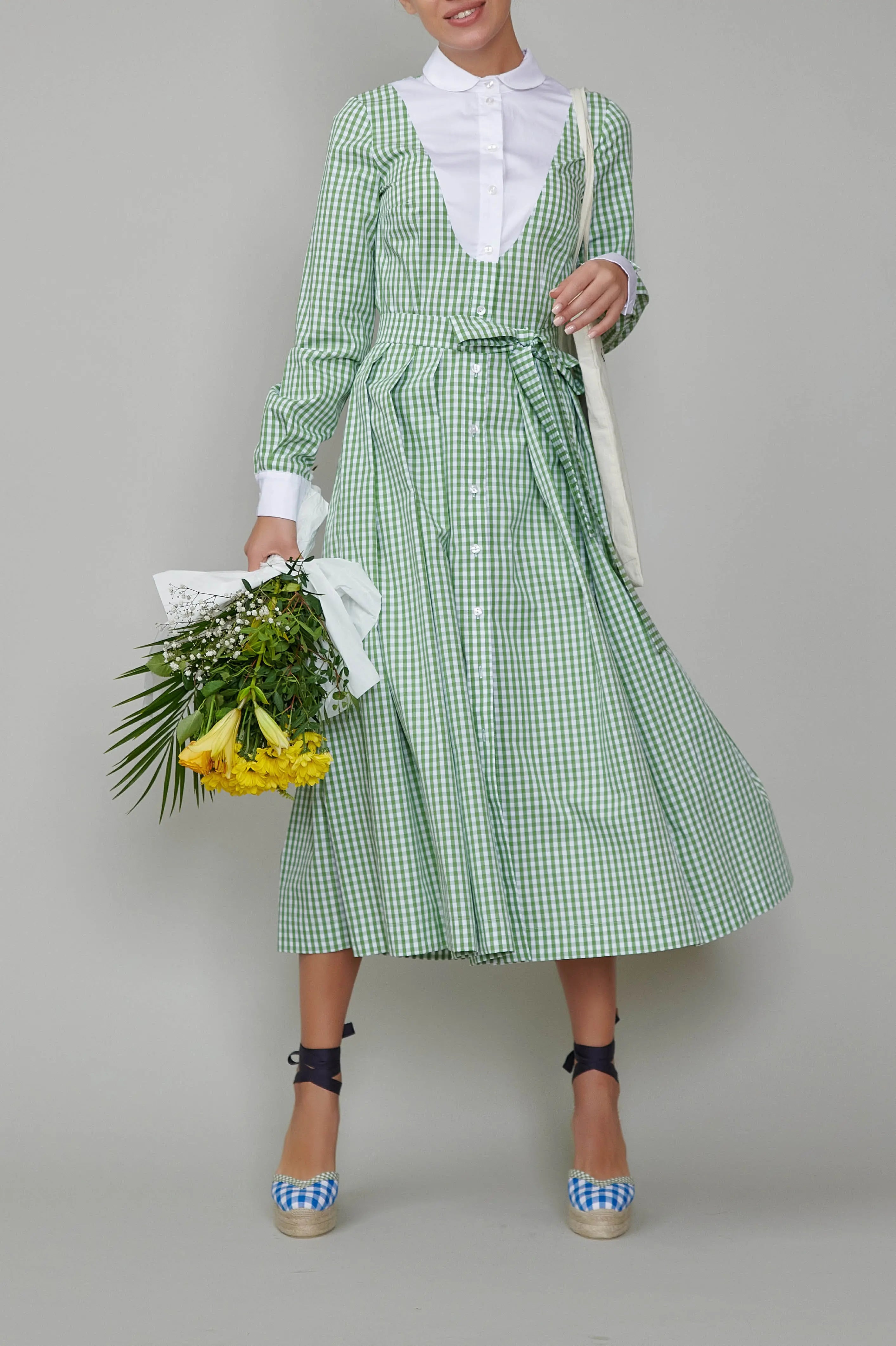 Rochie in carouri verzi cu guler, platca si mansete albe