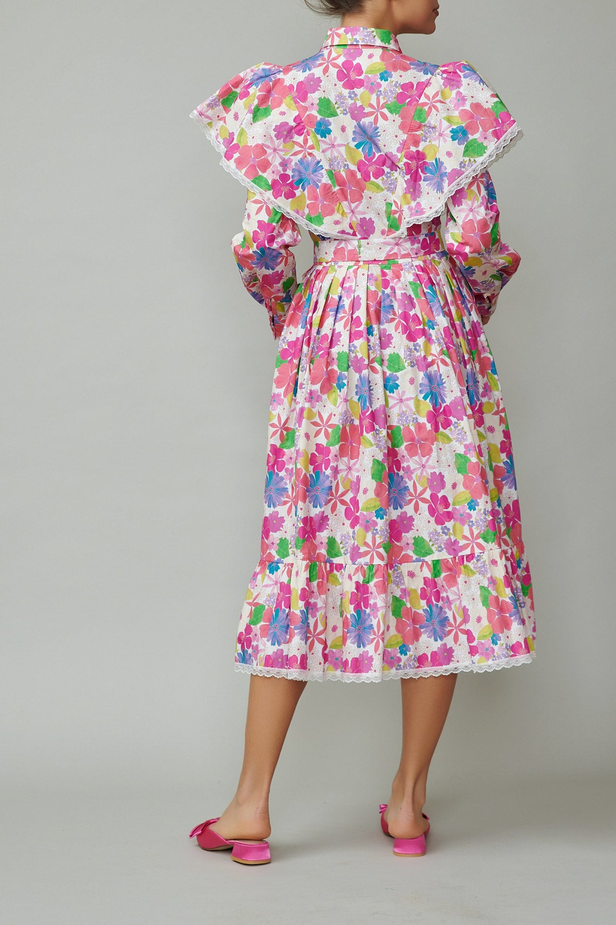 Rochie camasa cu aripioare din poplin cu flori multicolor