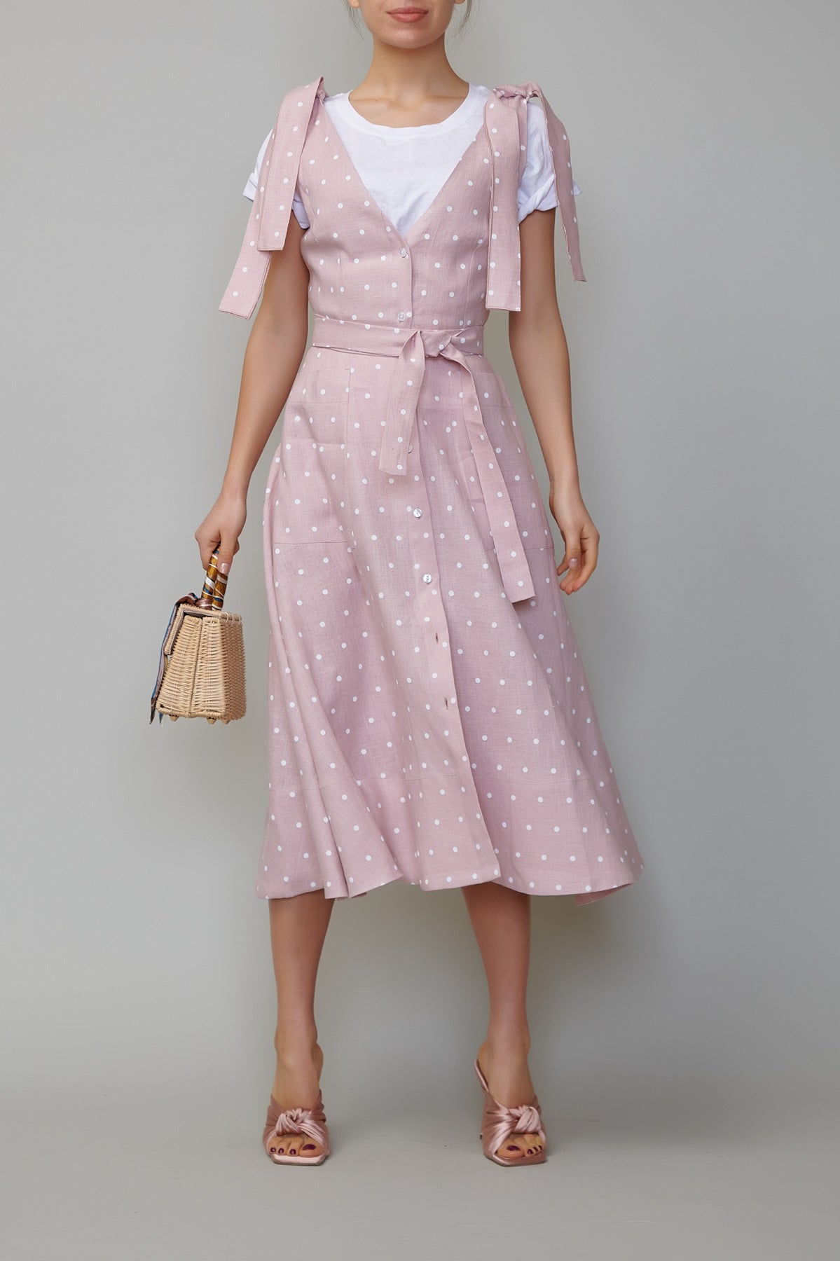 Sarafan din in roz pal cu buline