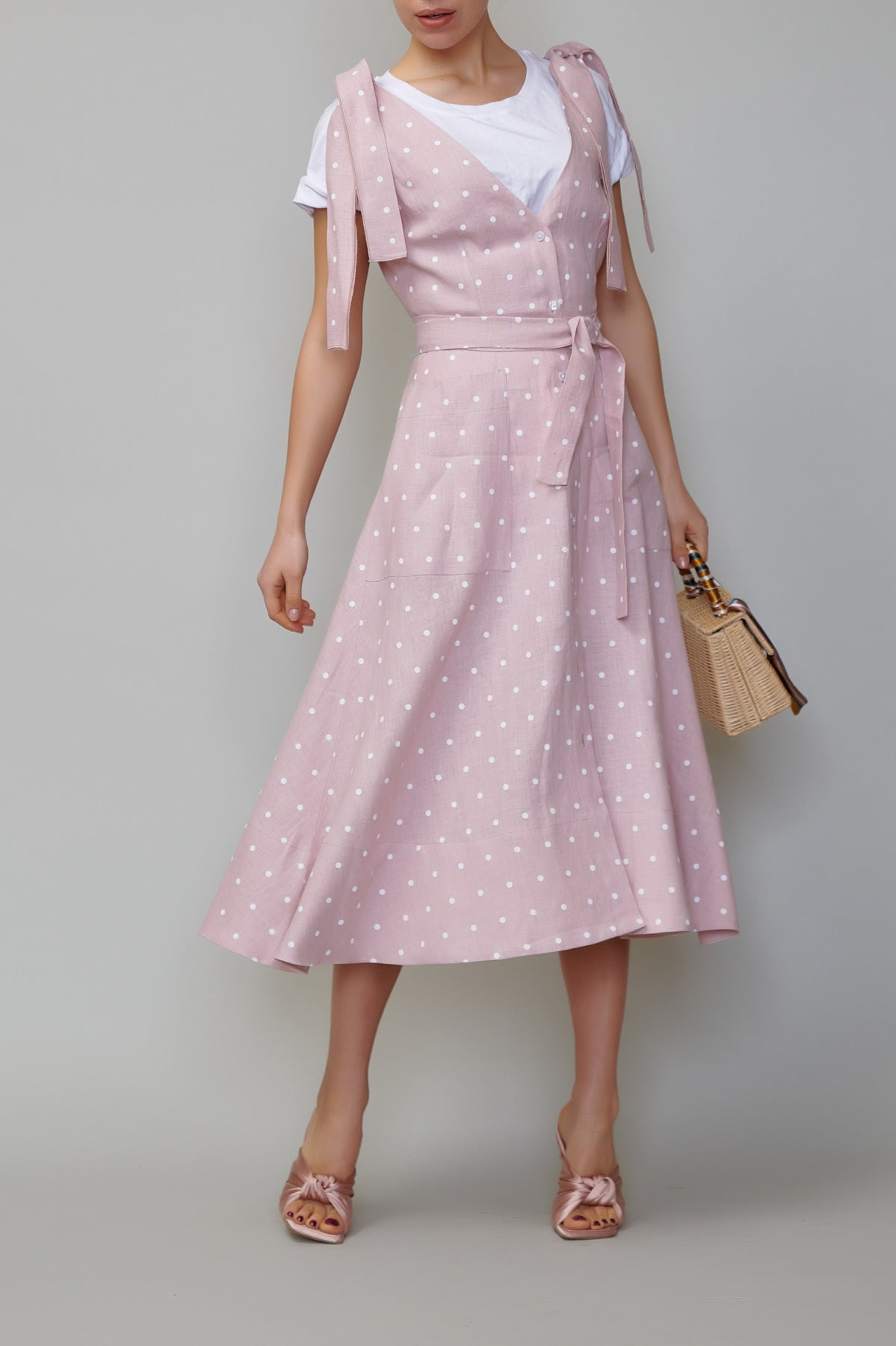 Sarafan din in roz pal cu buline