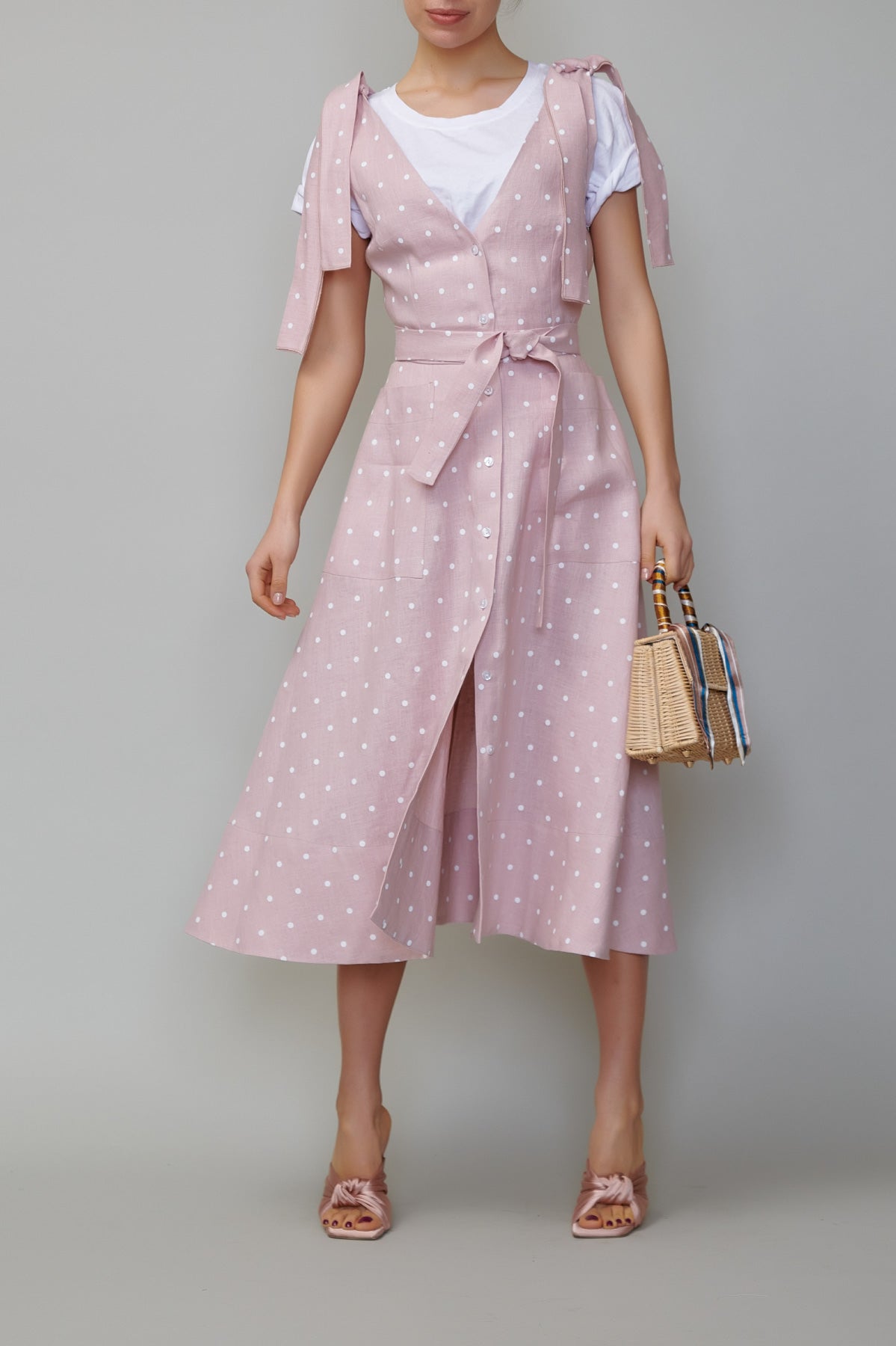 Sarafan din in roz pal cu buline