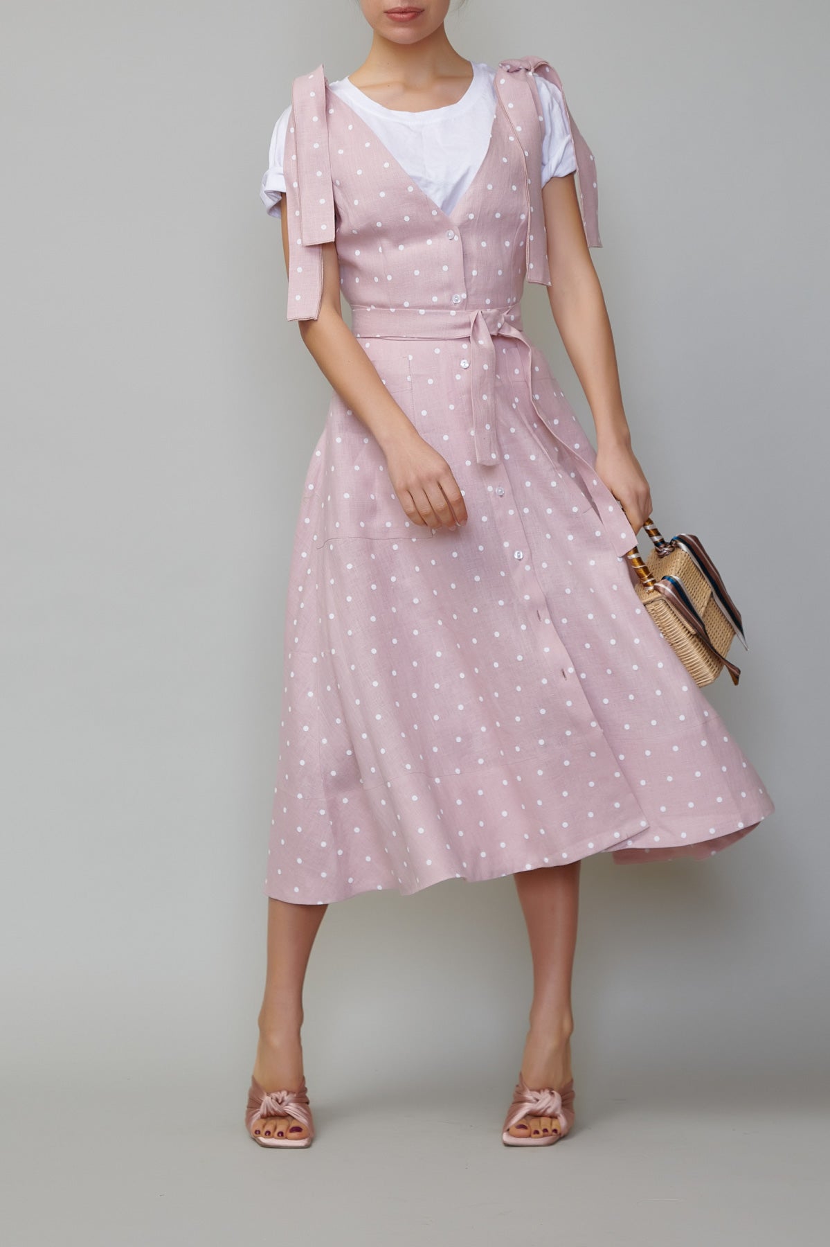 Sarafan din in roz pal cu buline