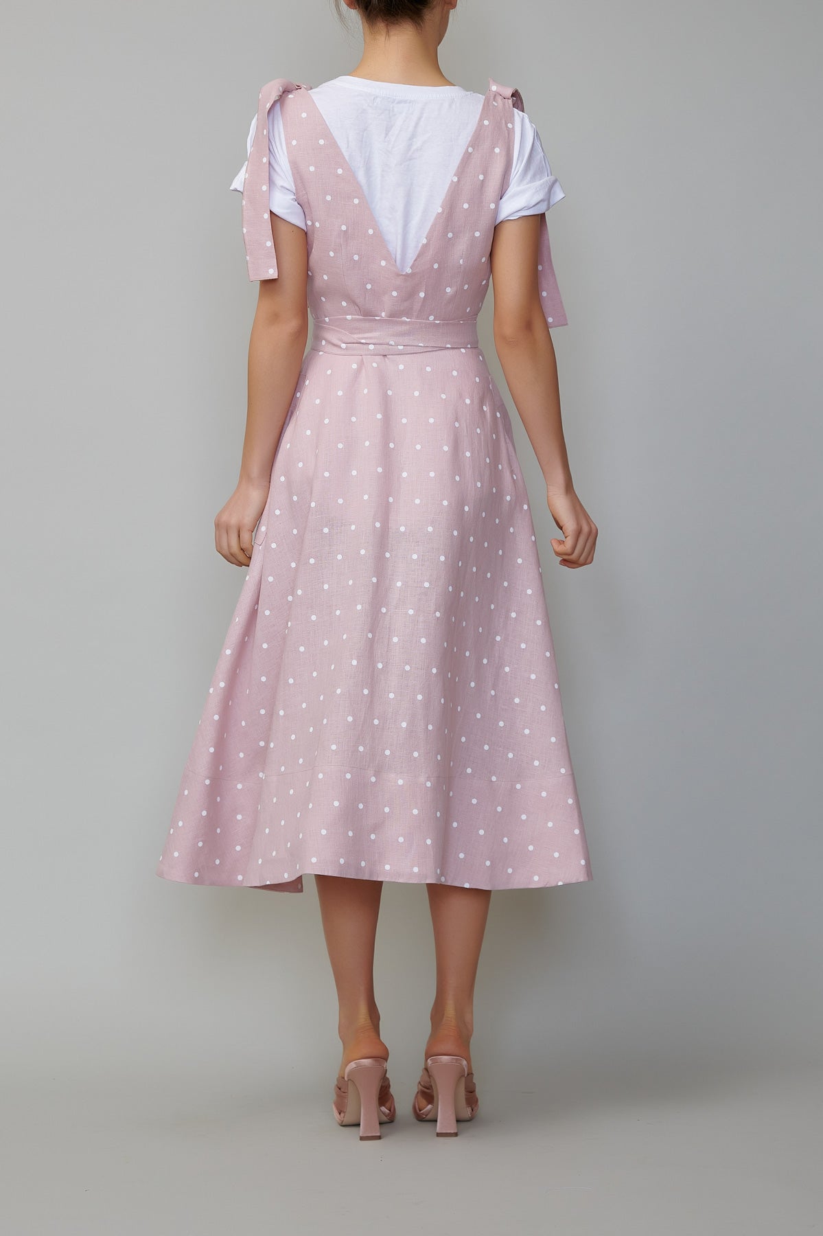 Sarafan din in roz pal cu buline