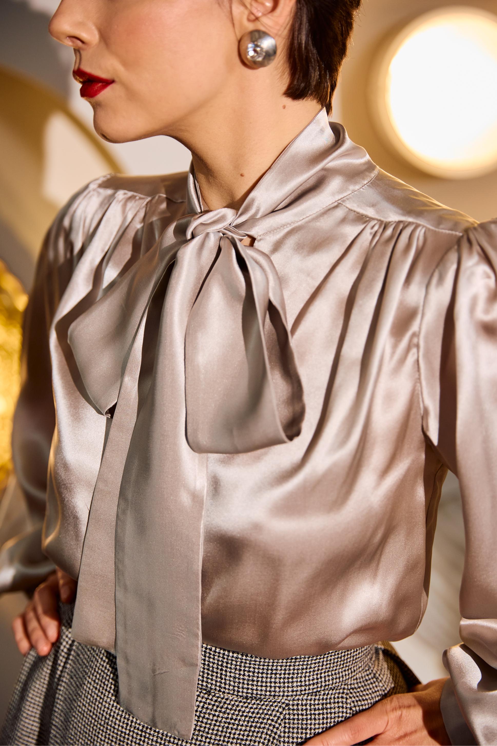 Bluza cu Funda Esarfa la Gat din Matase, Gri