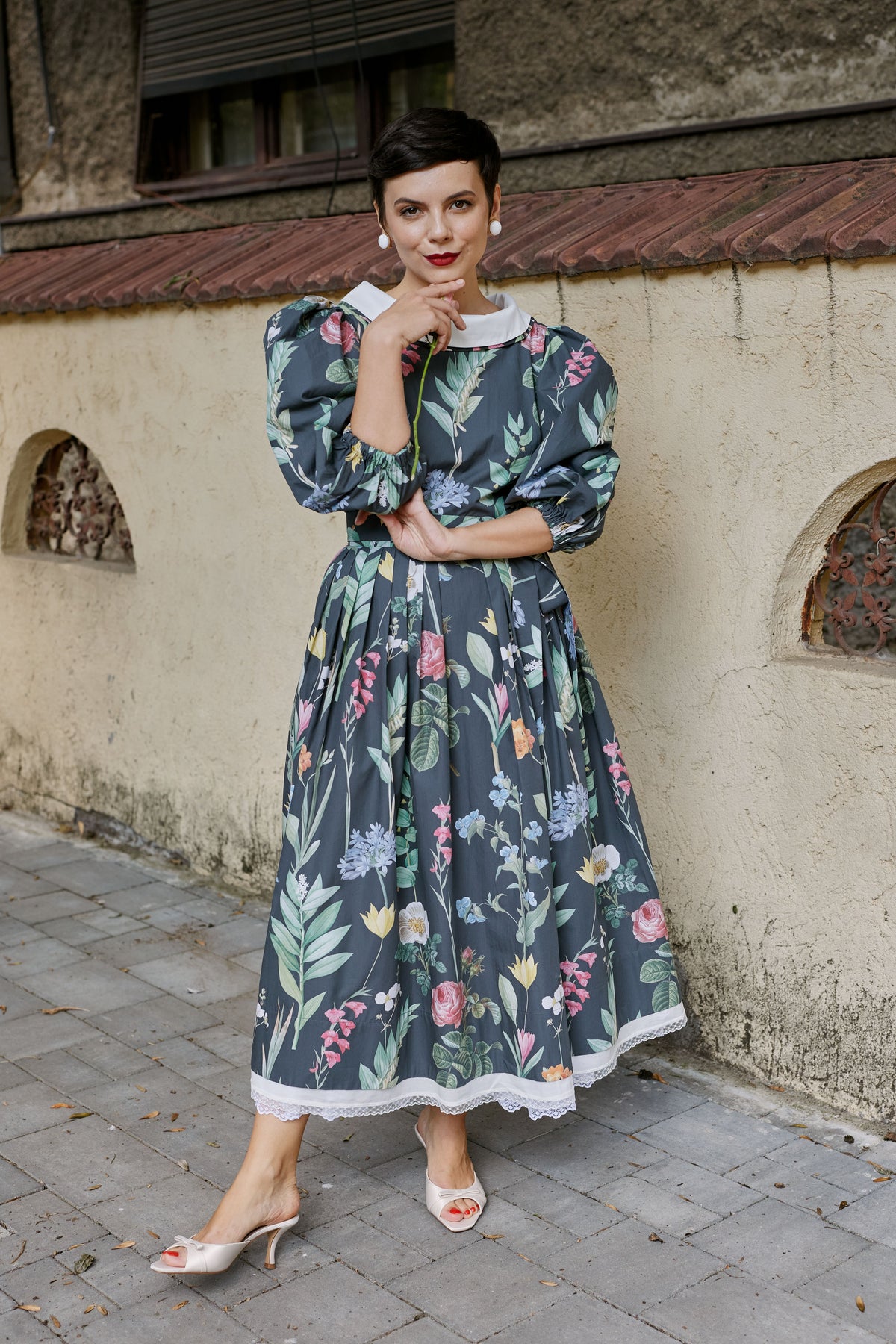 Rochie Midi din Bumbac cu Flori pe Fundal Antracit