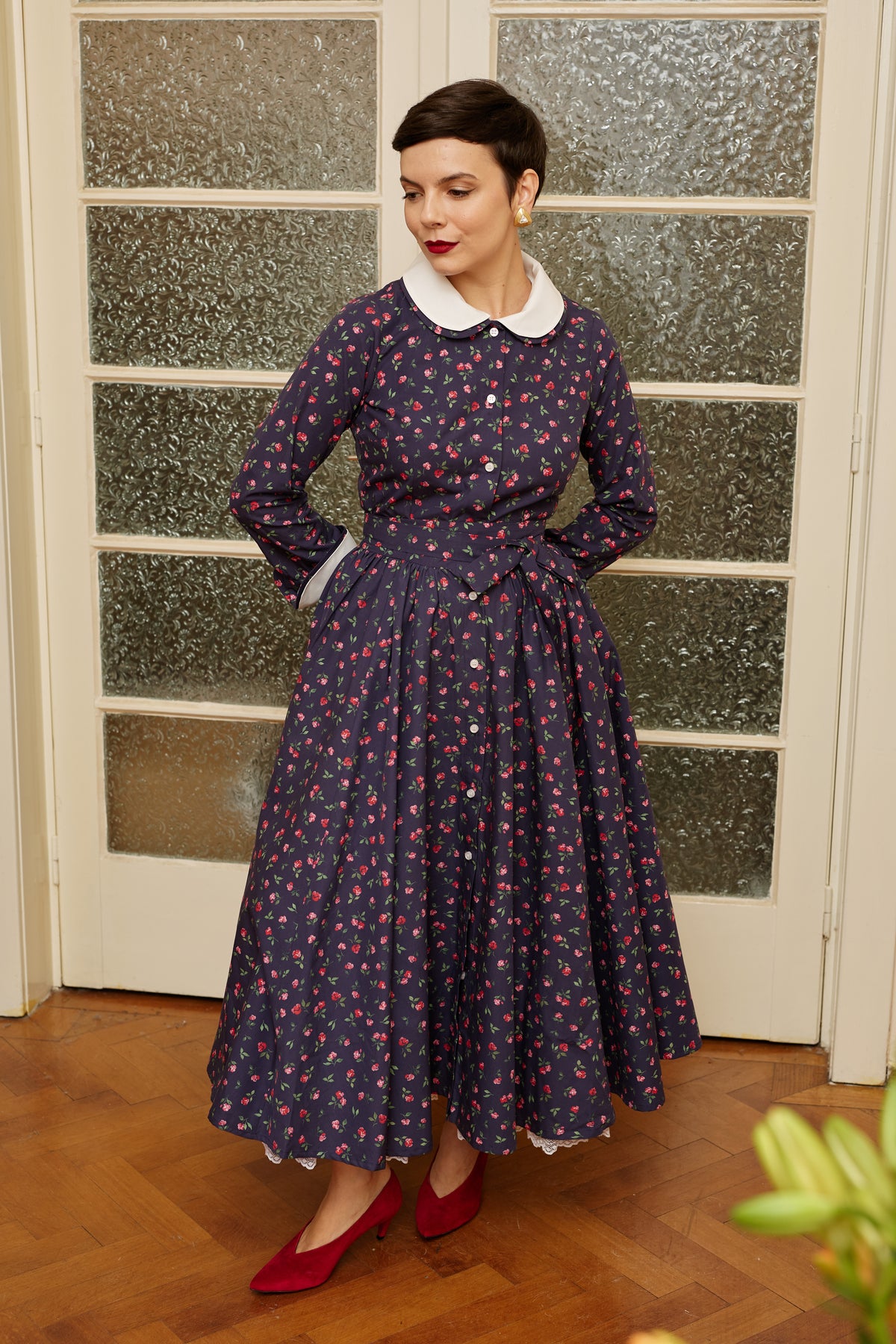 Rochie Midi Bleumarin cu Guler si Mansete Albe Detasabile