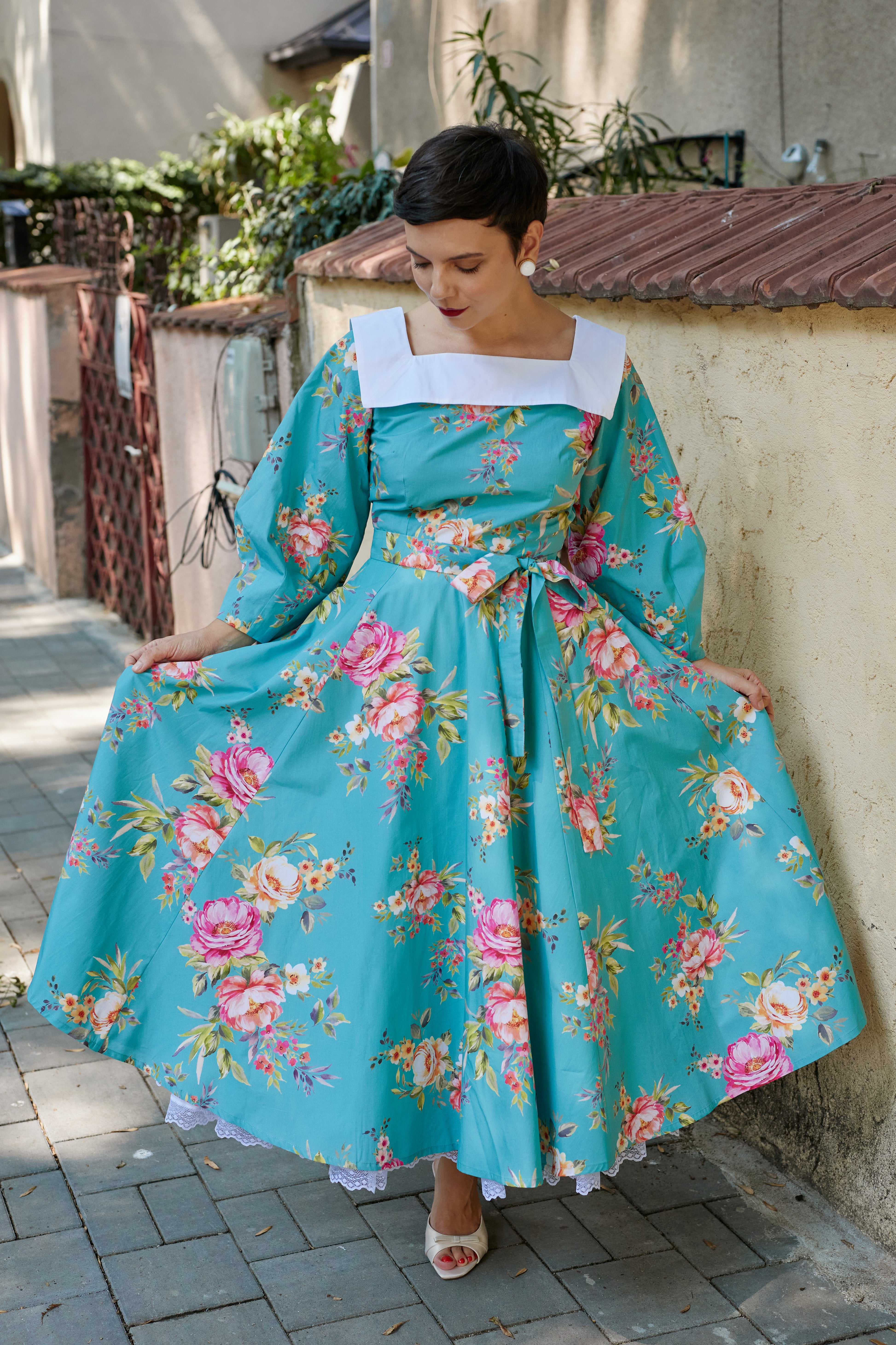 Rochie Midi din Bumbac cu Bujori pe Turcoaz