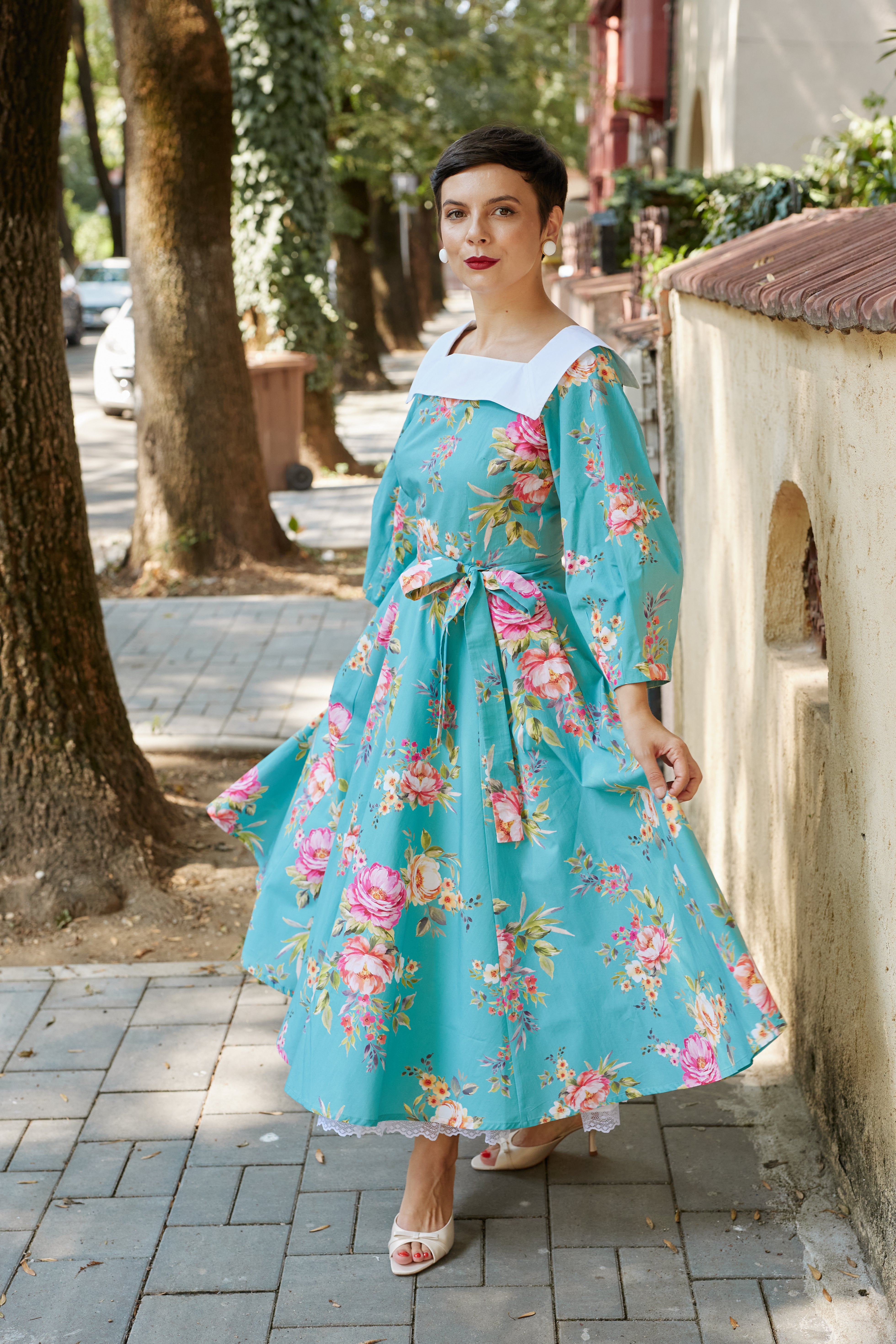 Rochie Midi din Bumbac cu Bujori pe Turcoaz