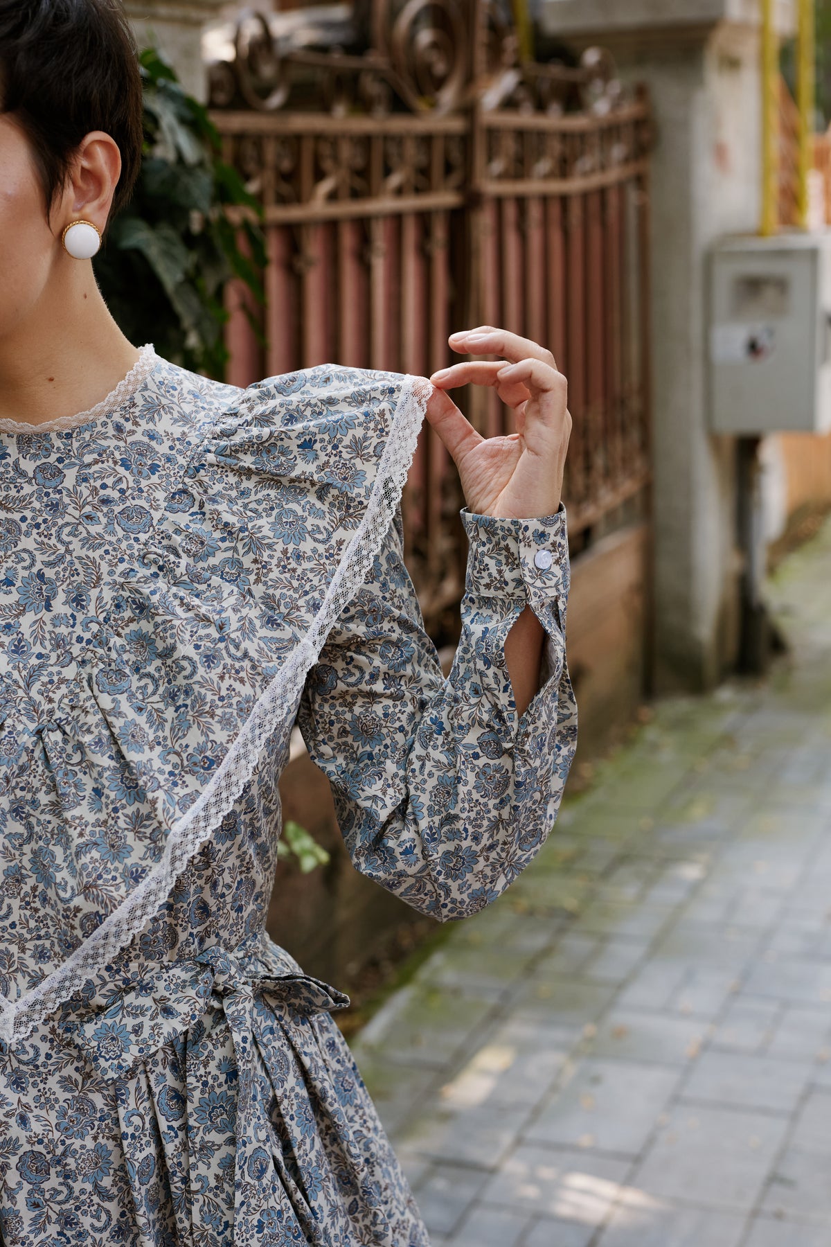 Rochie Midi Bleu-Gri din Bumbac cu Volane si Dantela