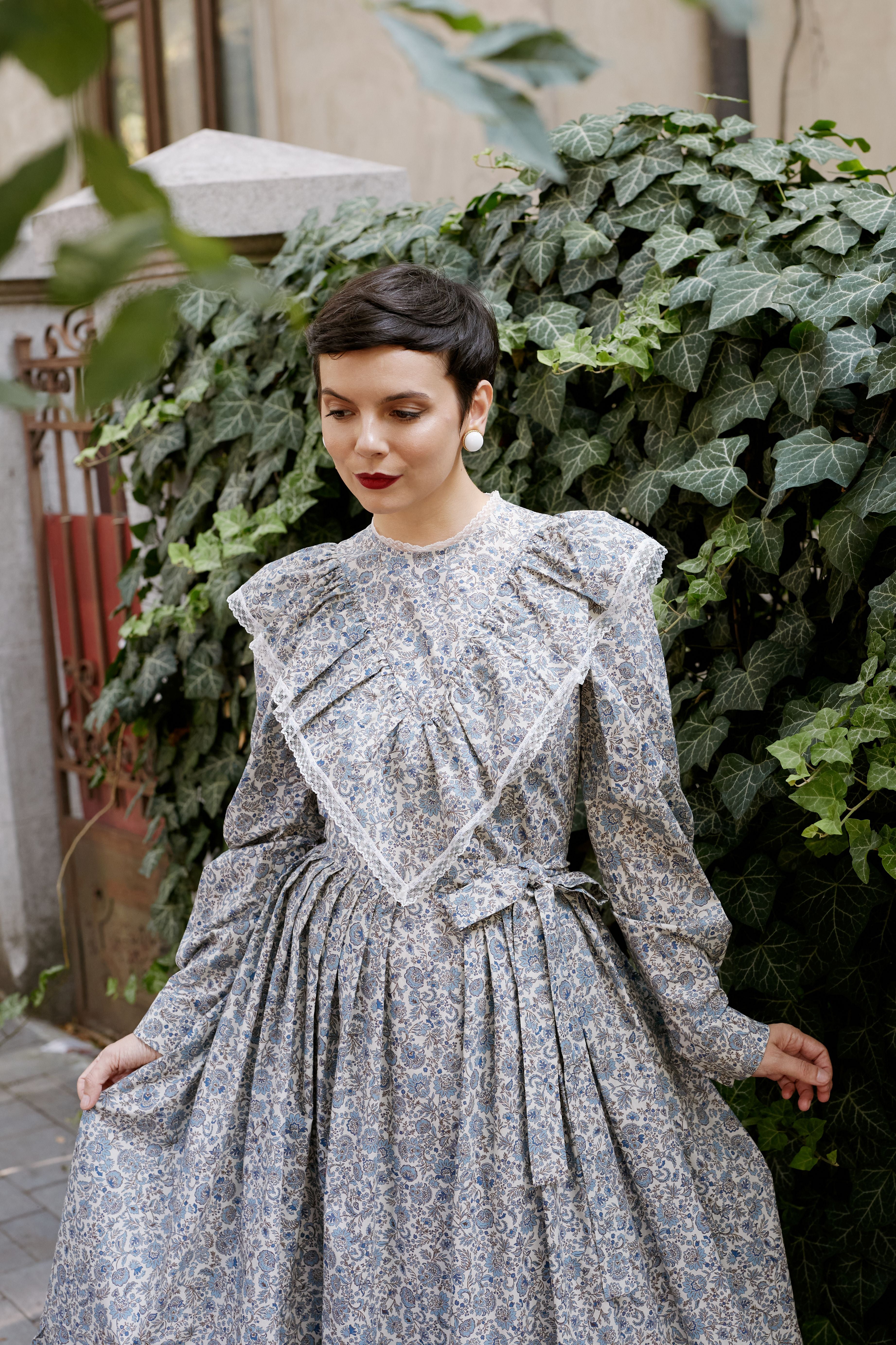 Rochie Midi Bleu-Gri din Bumbac cu Volane si Dantela