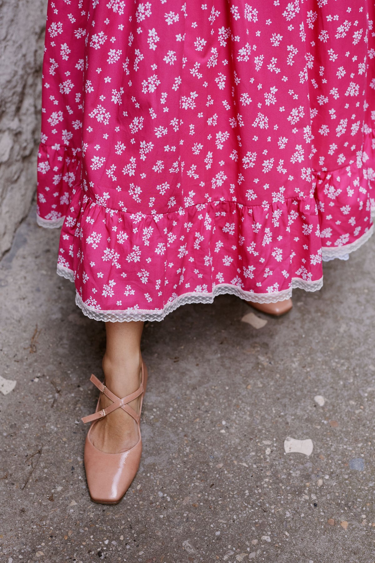 Rochie Midi Roz din Bumbac cu Volane si Dantela