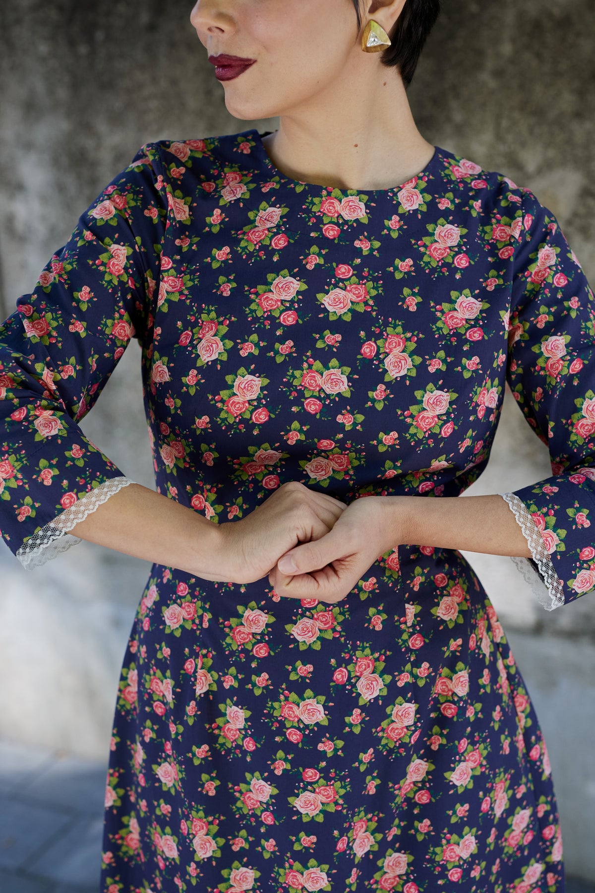 Rochie Midi din Bumbac Bleumarin cu Volan Alb si Dantela