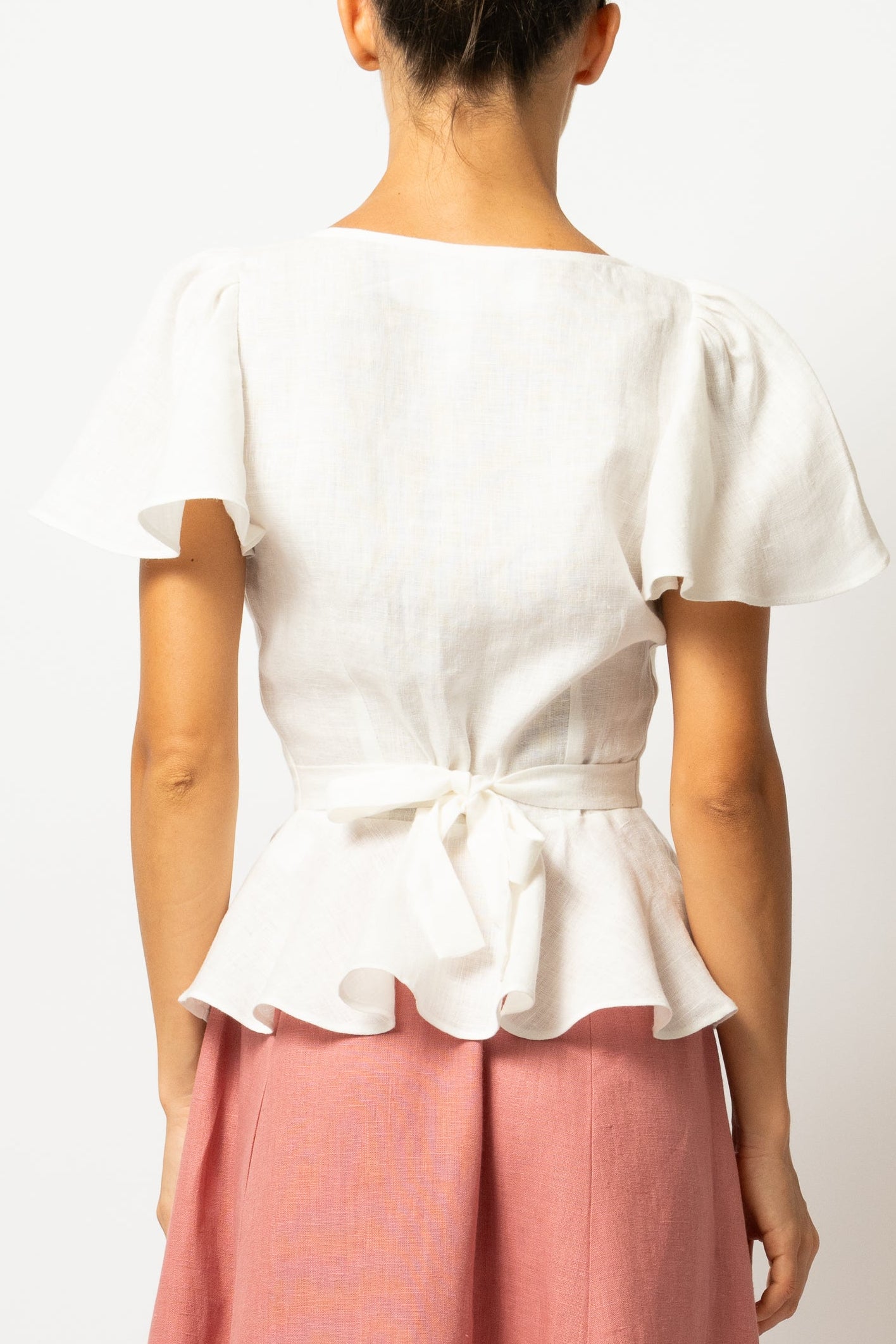 Bluza cu Peplum si Nasturi, din In Alb