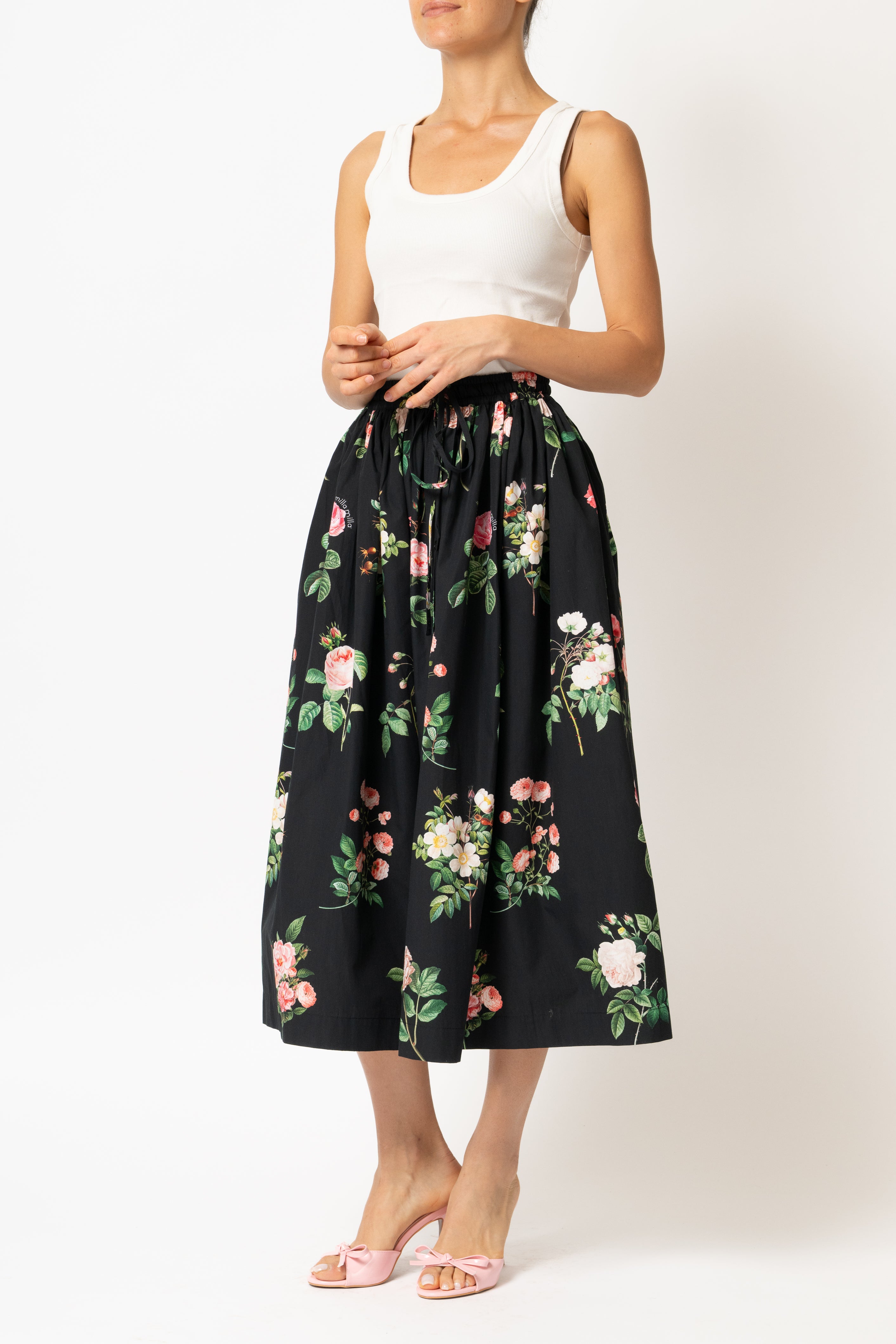 Fusta Midi cu Imprimeu de Flori pe Negru, din Bumbac