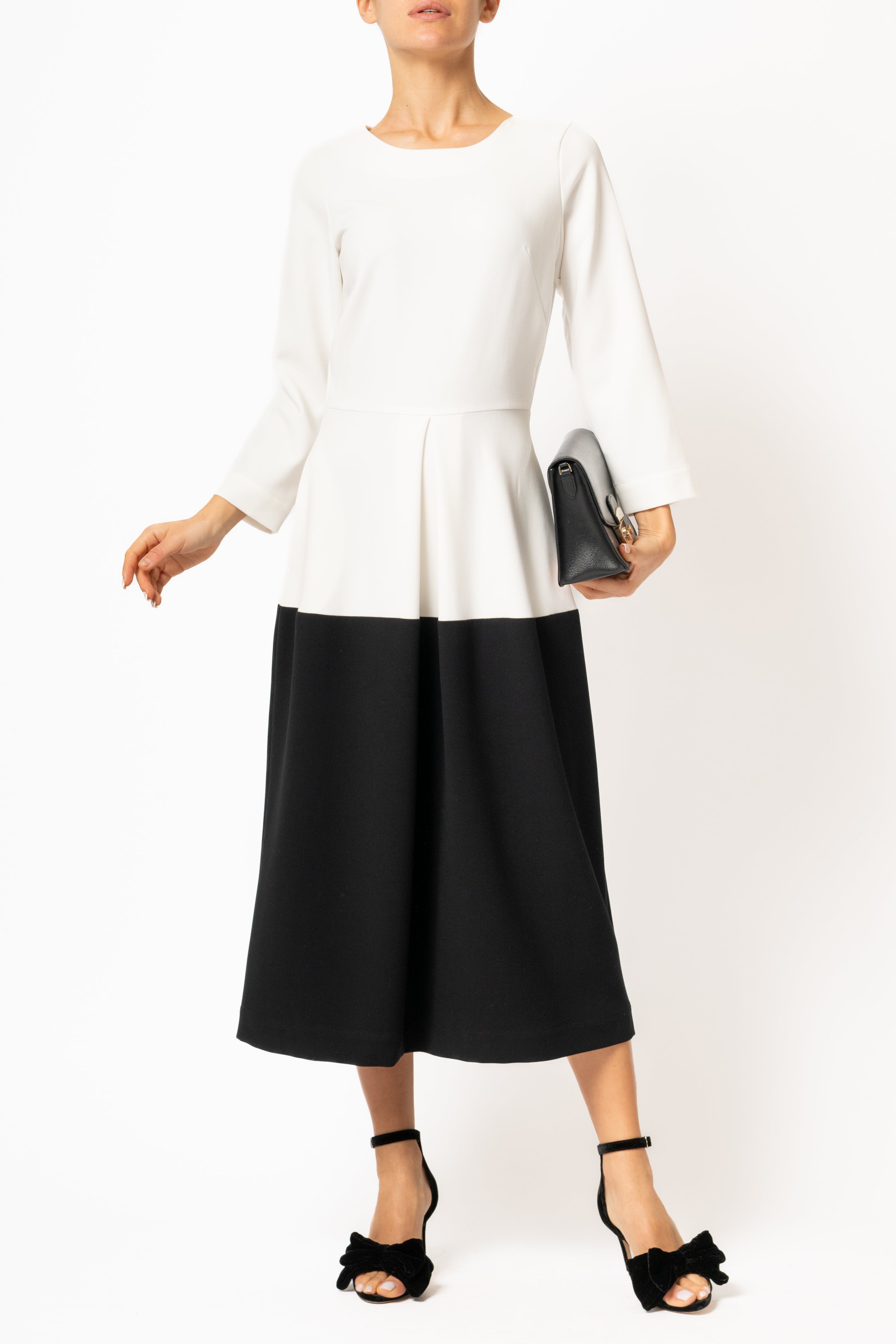 Black and white midi dress made of viscose blend fabric