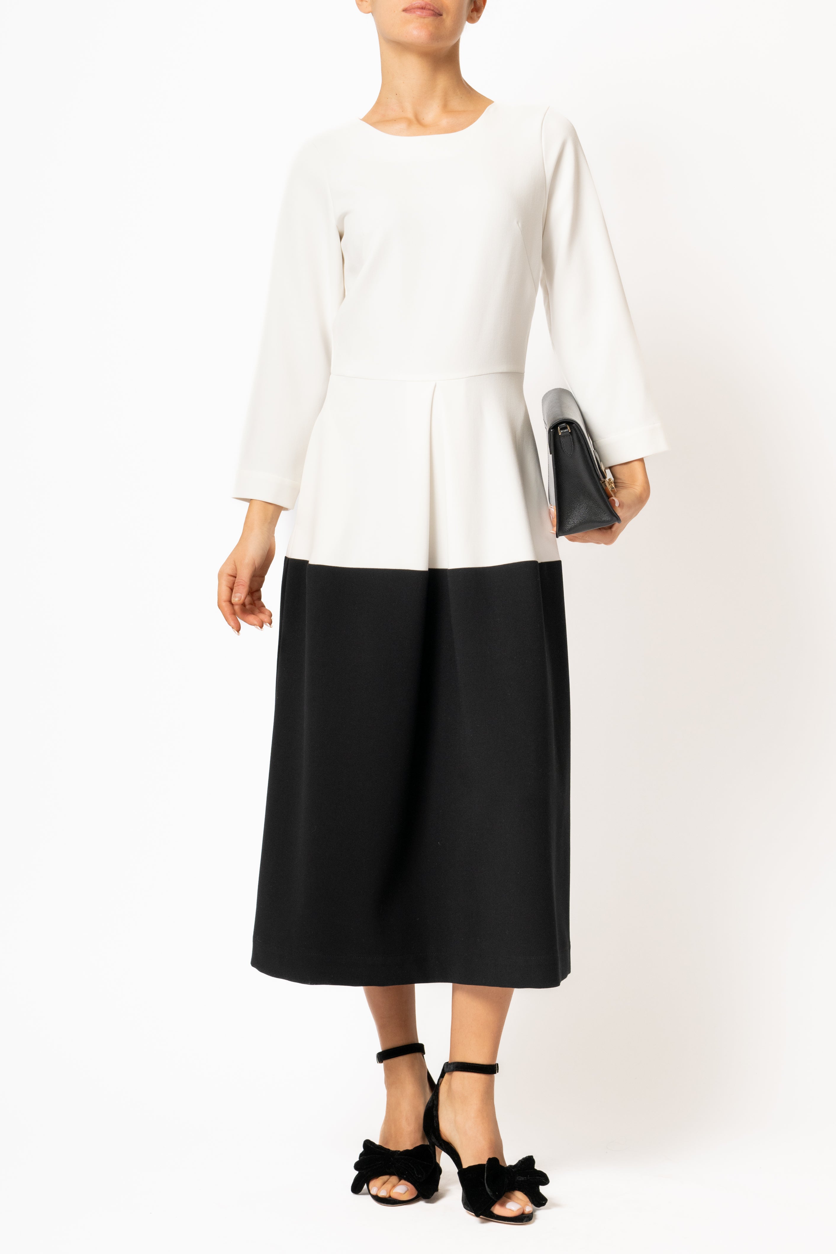 Black and white midi dress made of viscose blend fabric