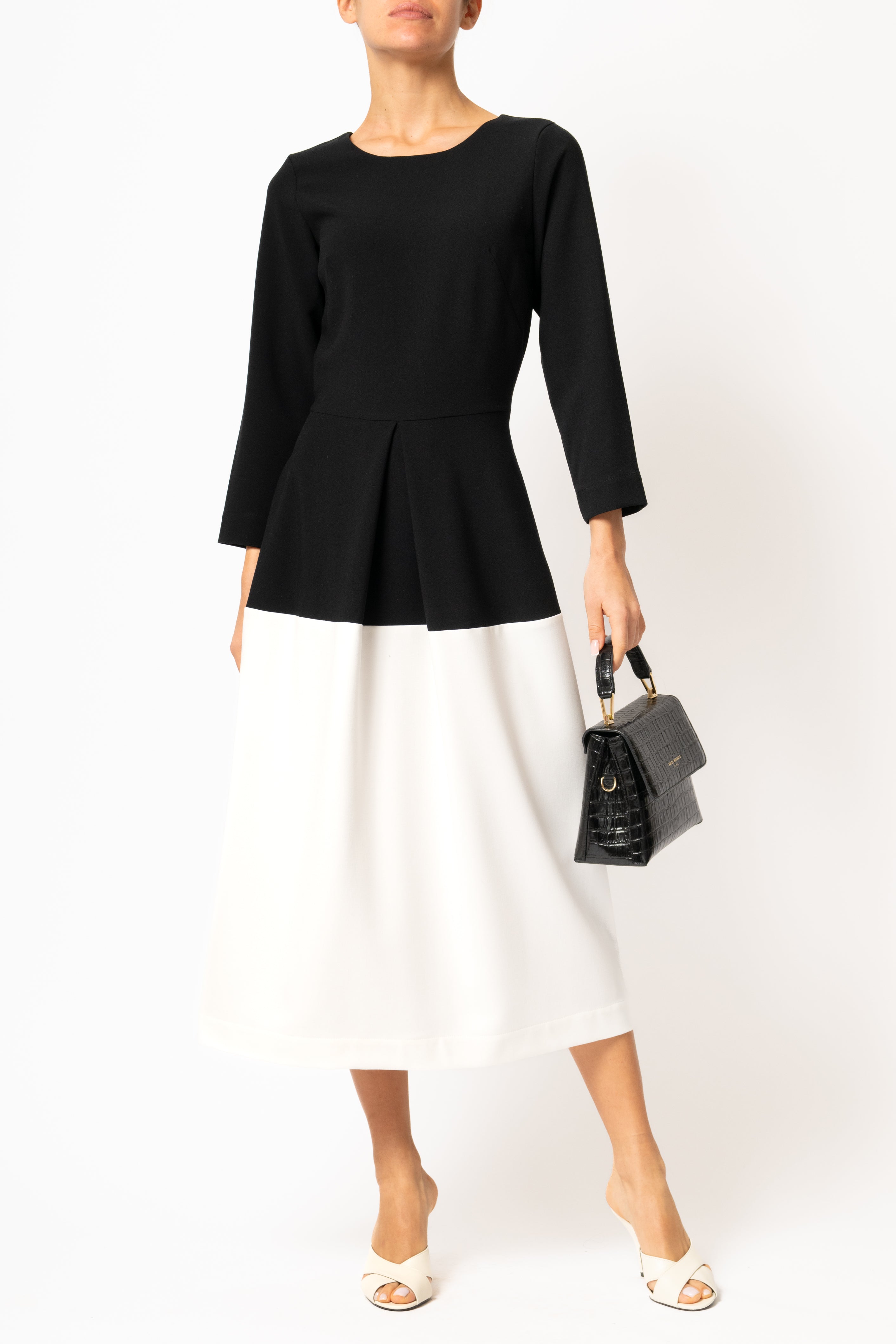 Black and white midi dress made of viscose blend fabric