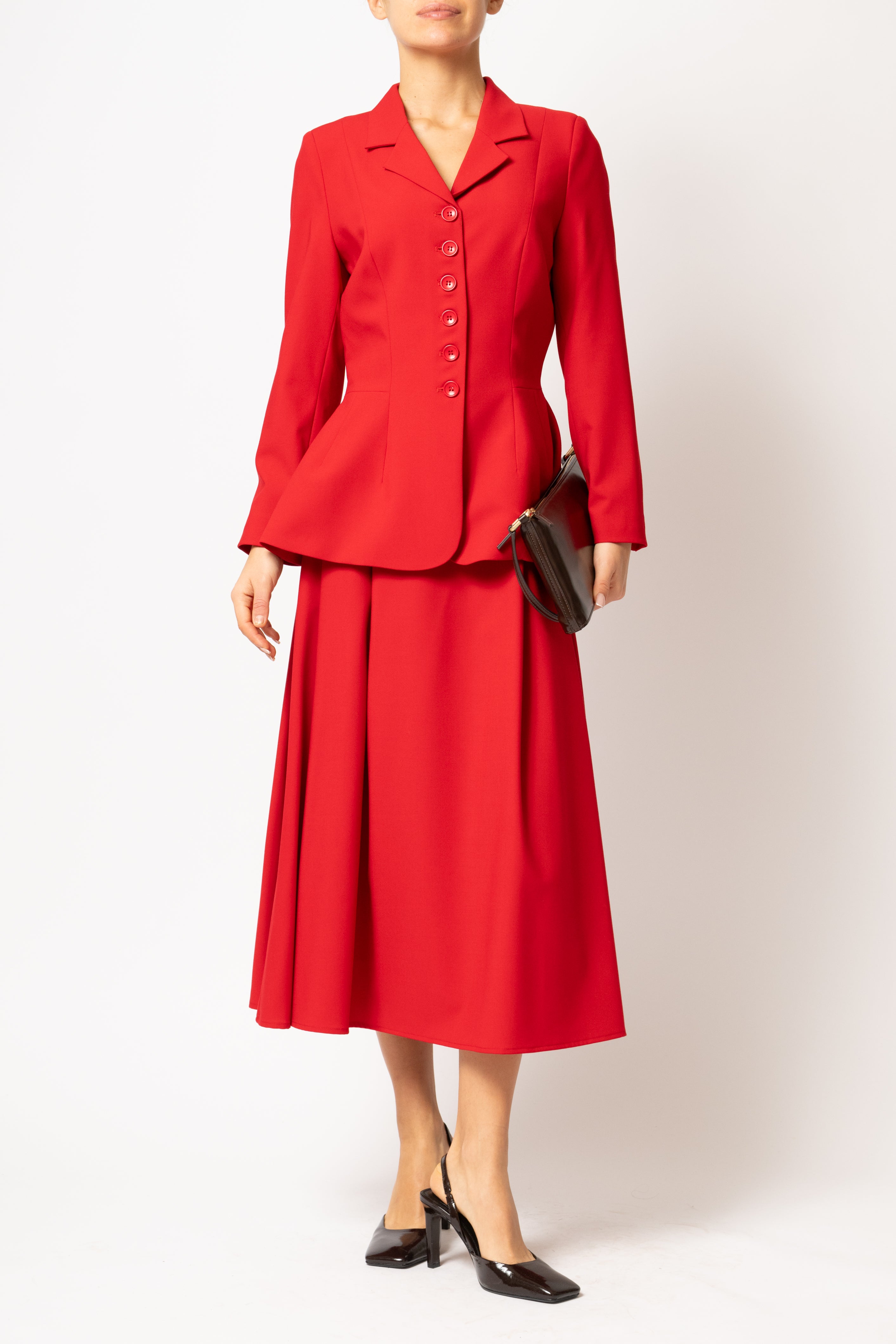 Fitted jacket in red viscose fabric, with peplum and small shoulders