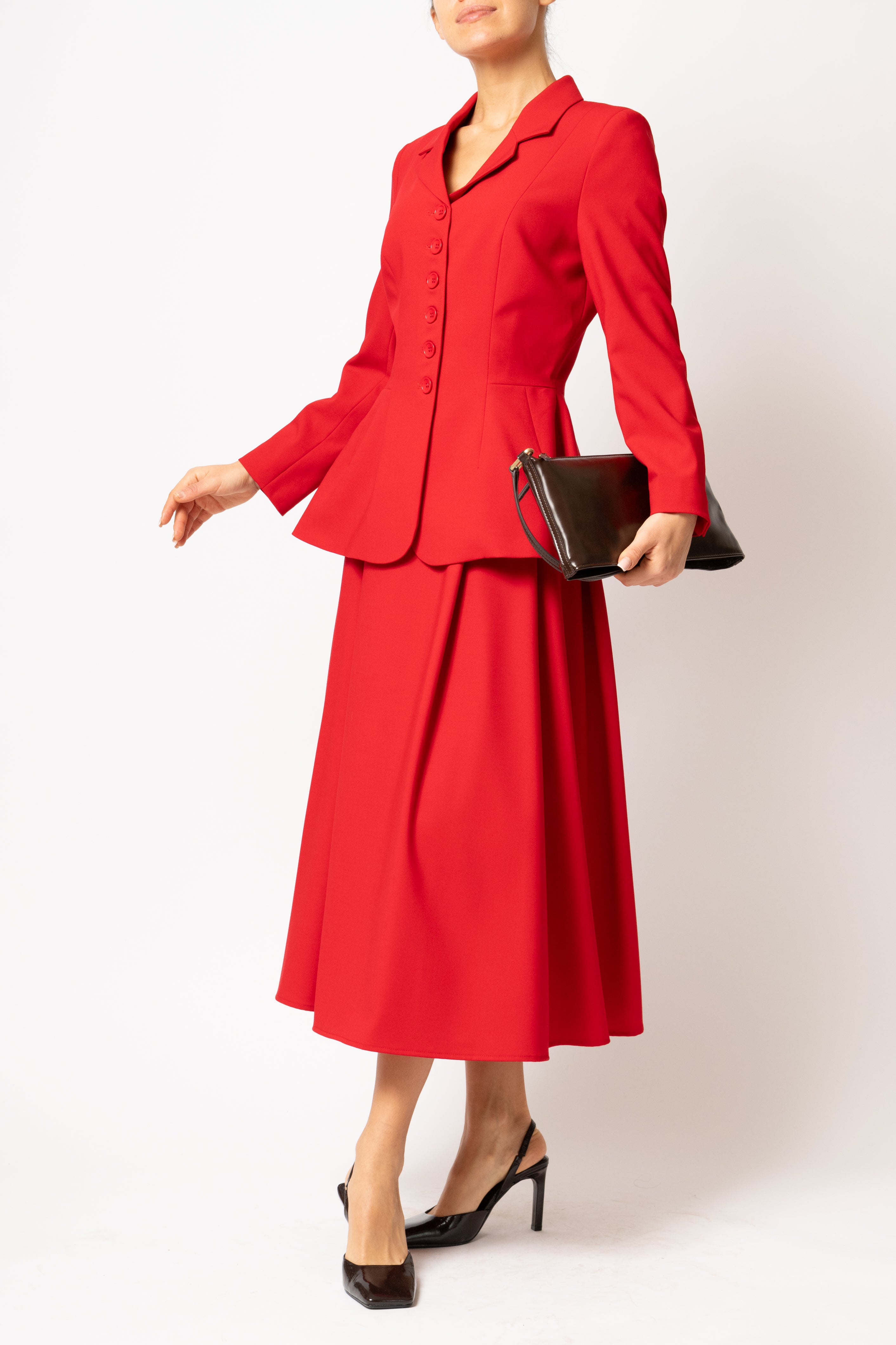 Fitted jacket in red viscose fabric, with peplum and small shoulders