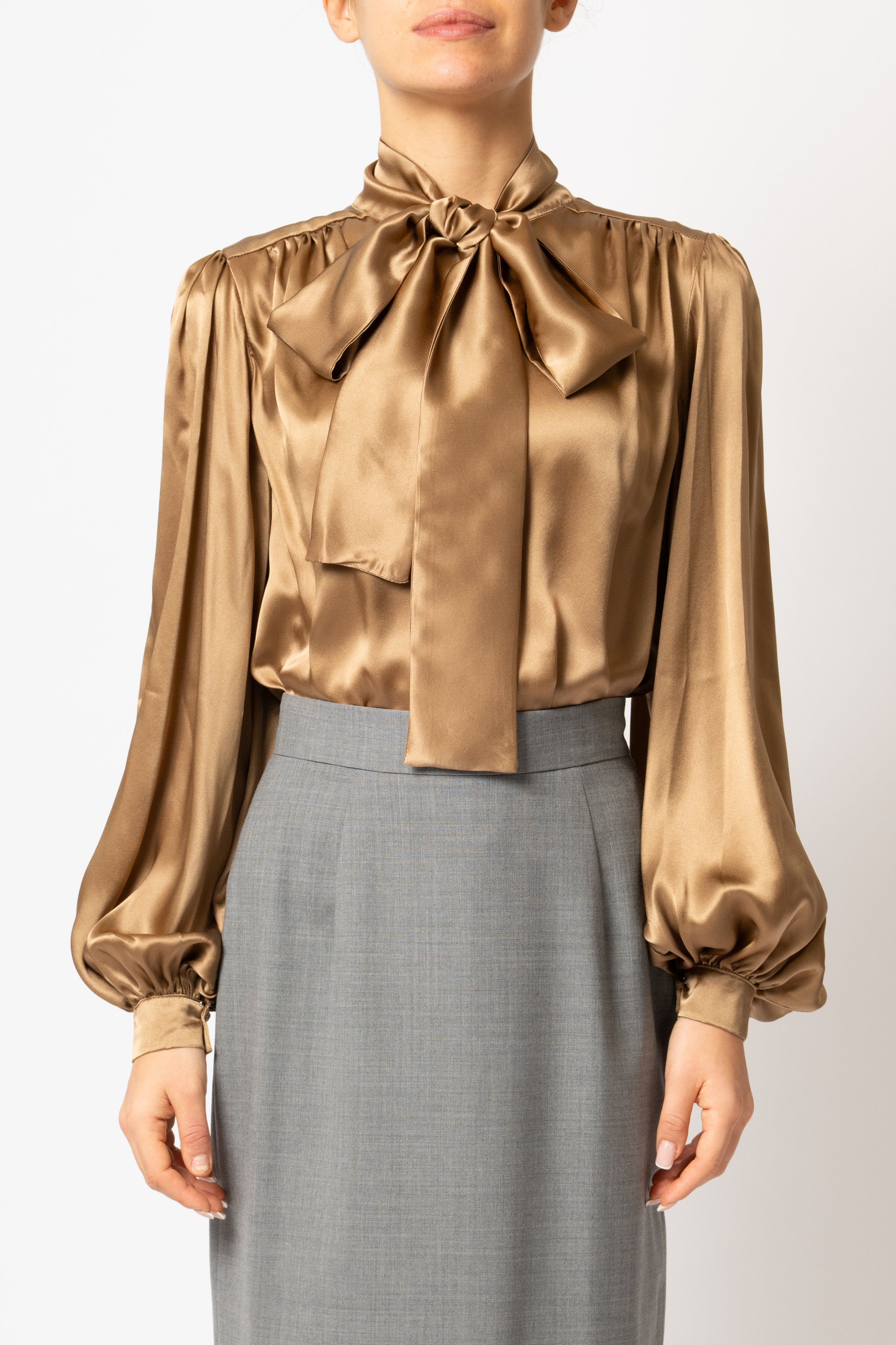 Bluza cu Funda Esarfa la Gat din Matase, Maro