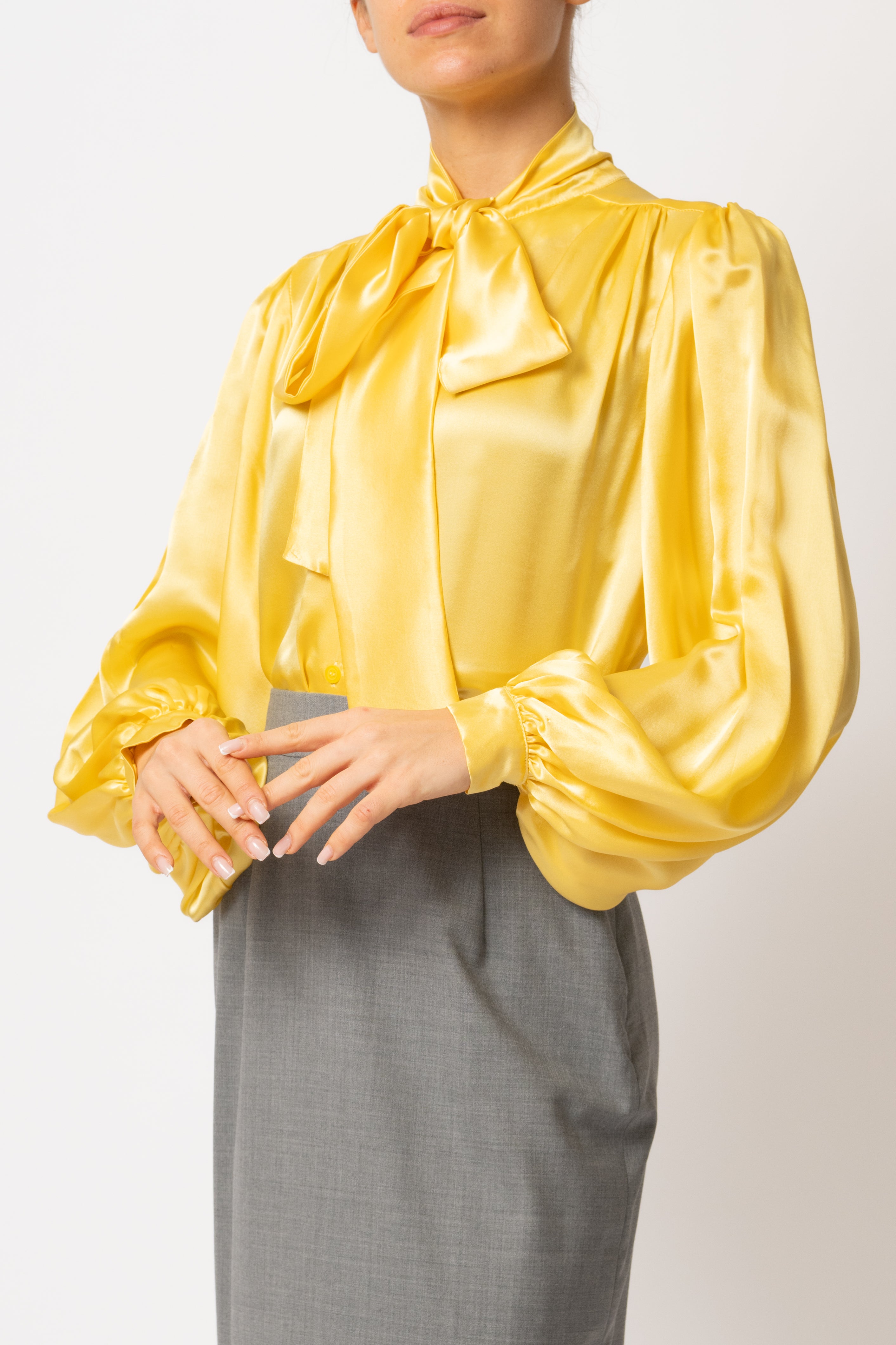 Bluza cu Funda Esarfa la Gat din Matase, Galbena