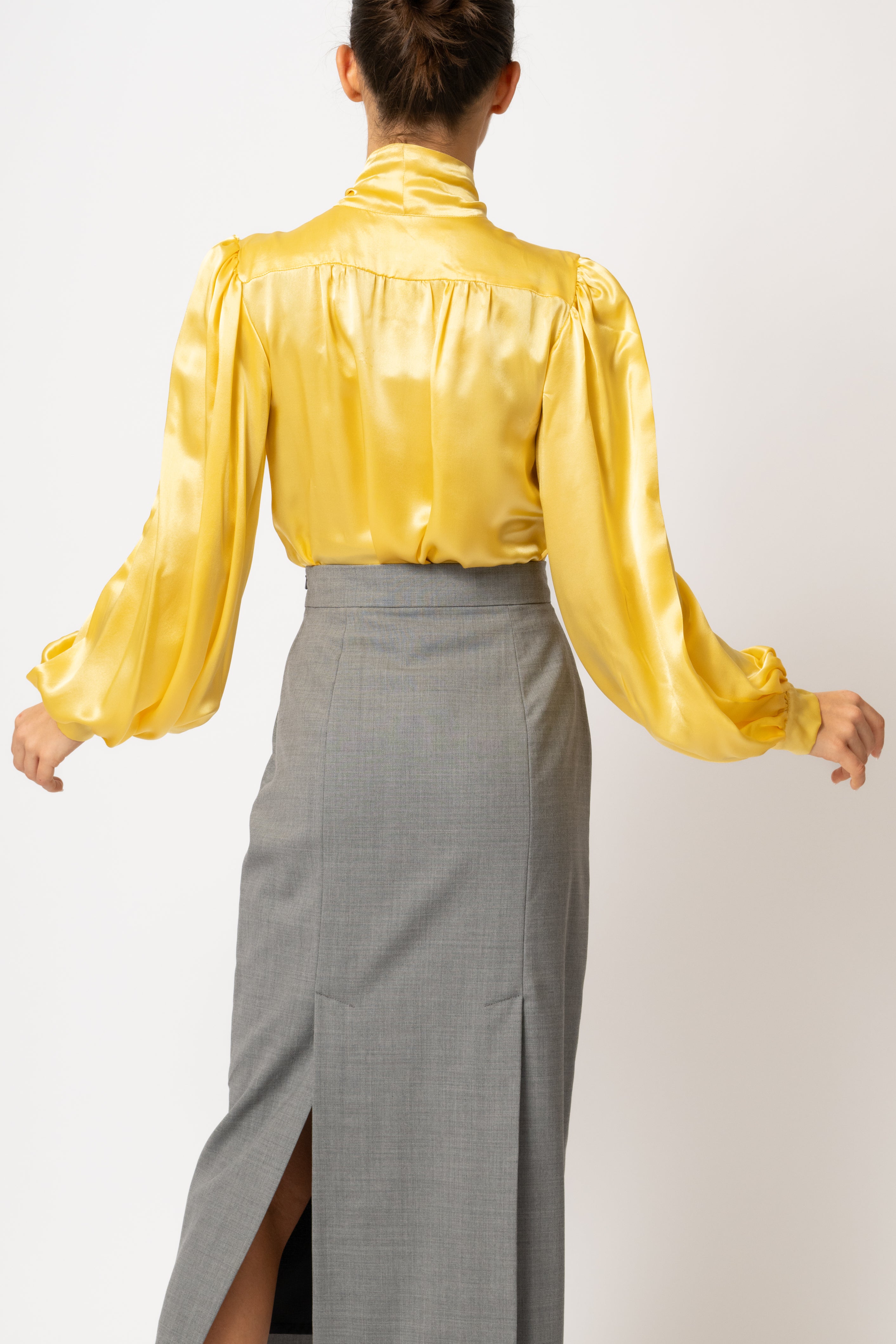 Bluza cu Funda Esarfa la Gat din Matase, Galbena