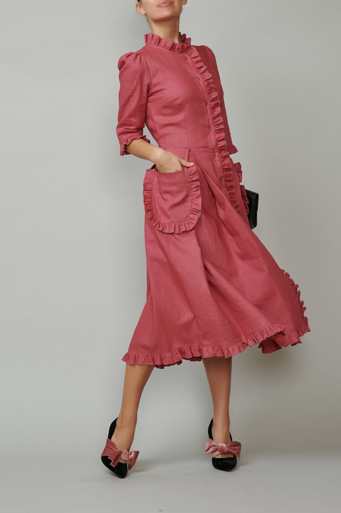 Rochie Camasa Midi cu Buzunare Aplicate si Volanase din In, Roz