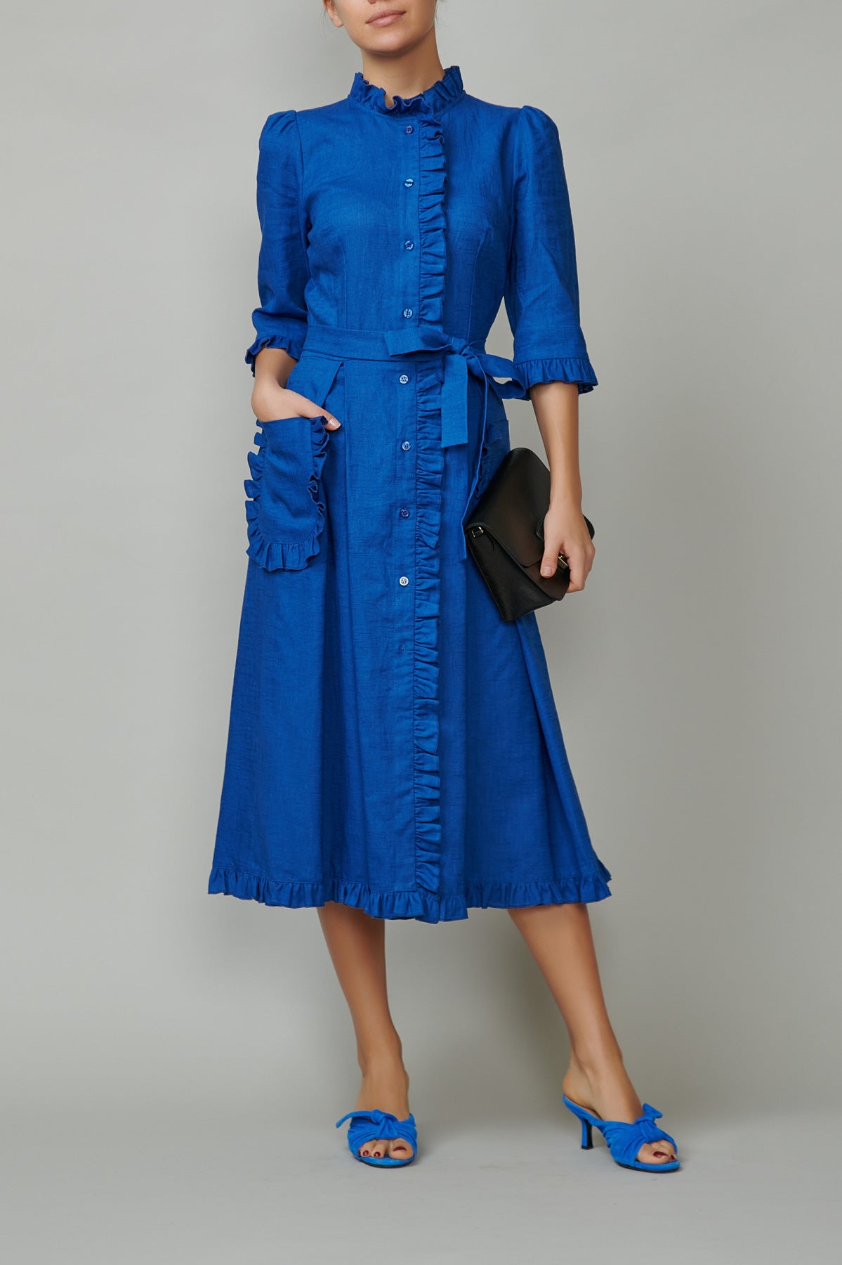 Rochie camasa cu buzunare aplicate si volanase, din in albastru